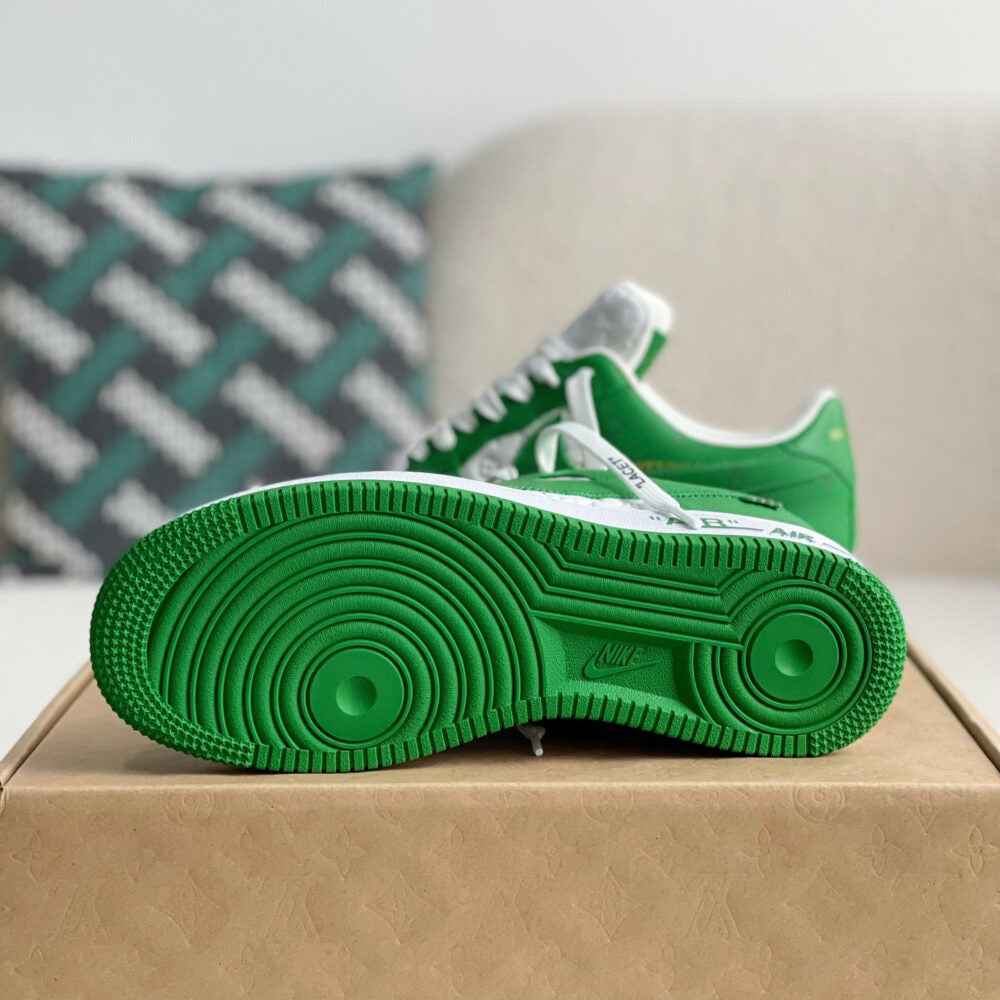 Sneaker