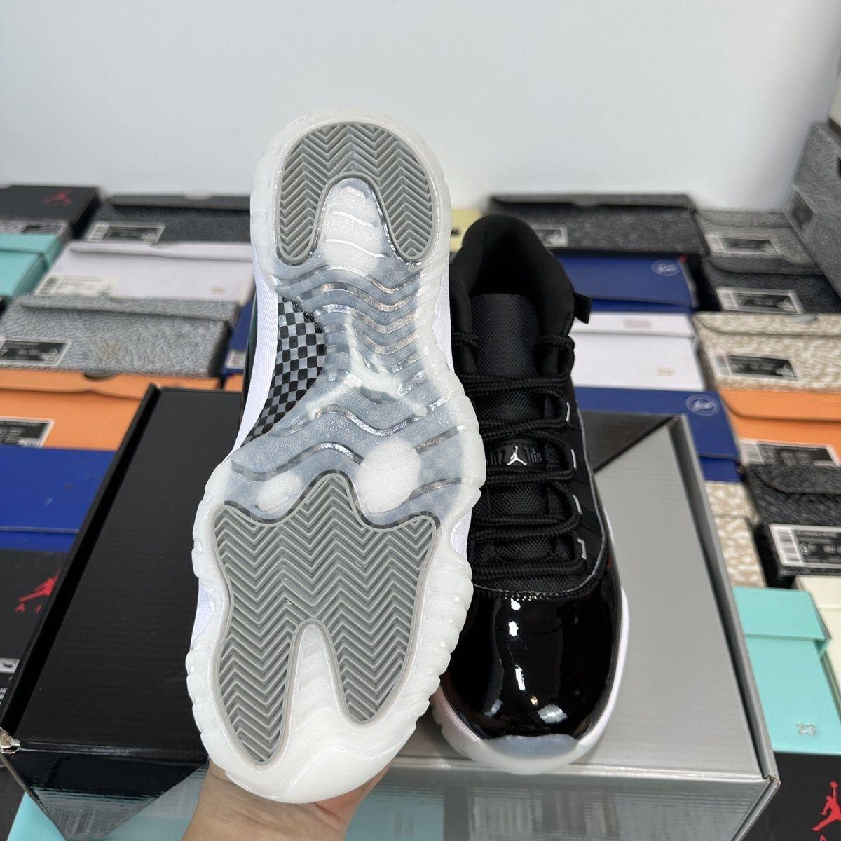 Sneaker