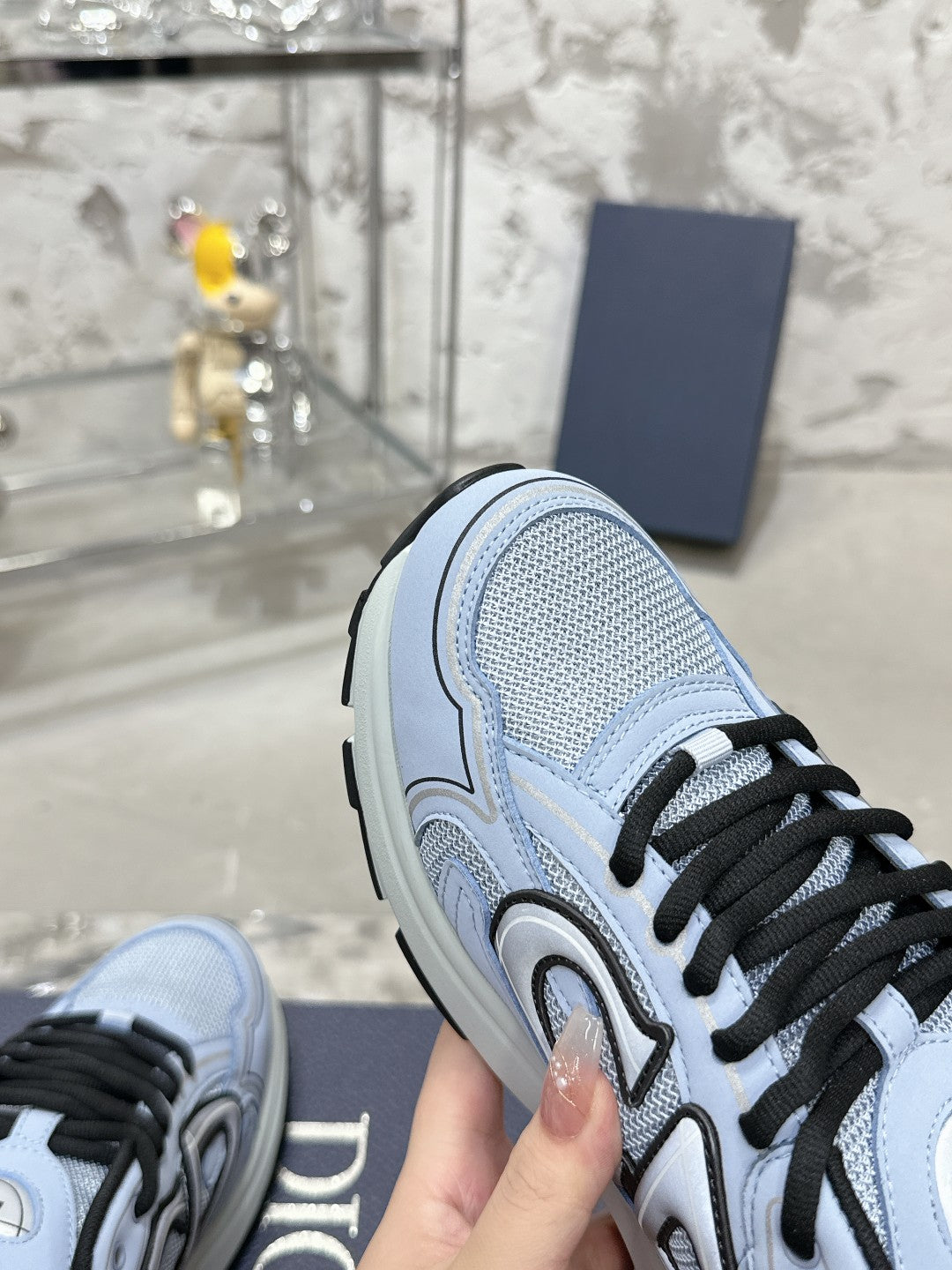 Sneakers