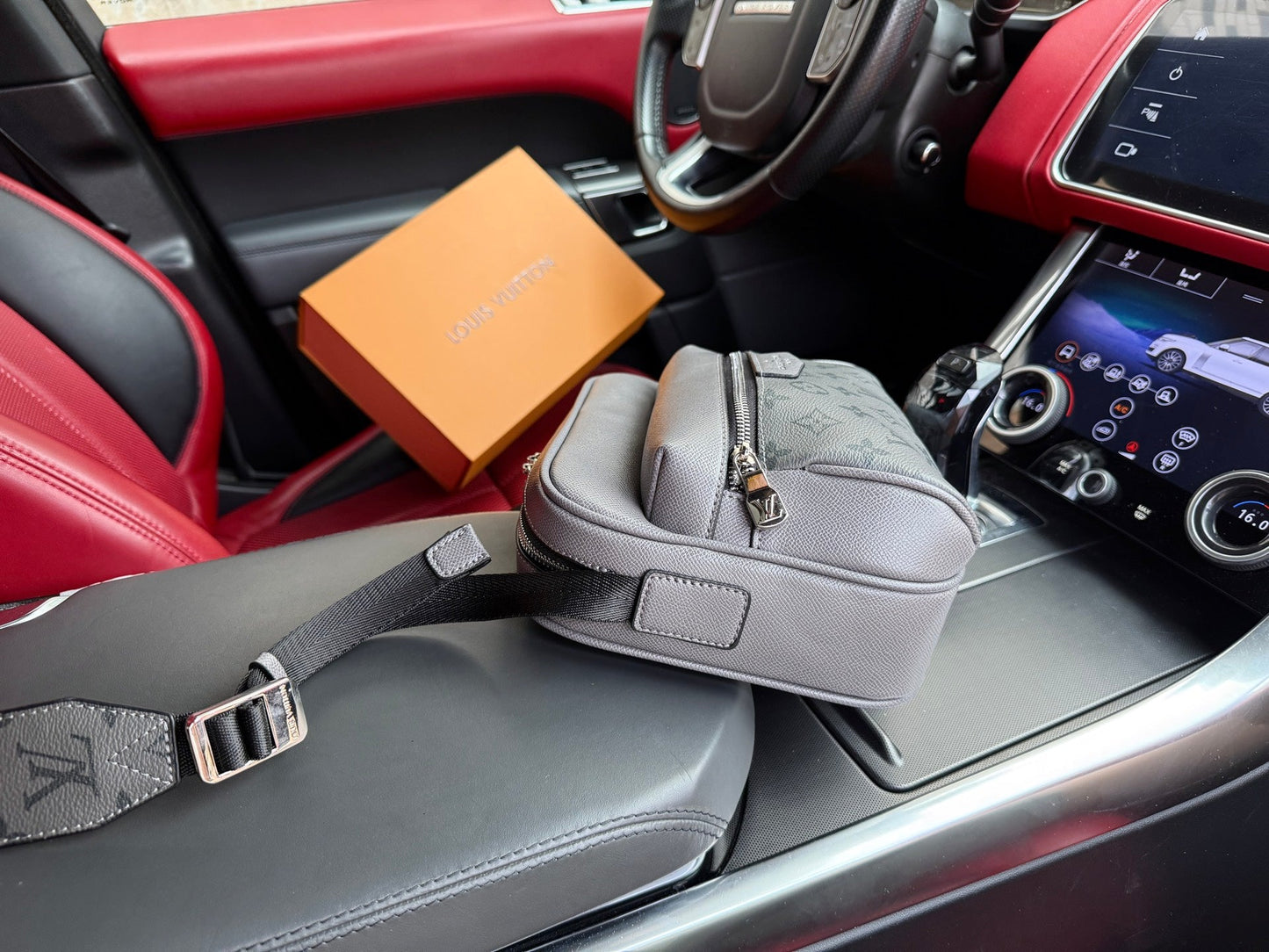 Shoulder Bags