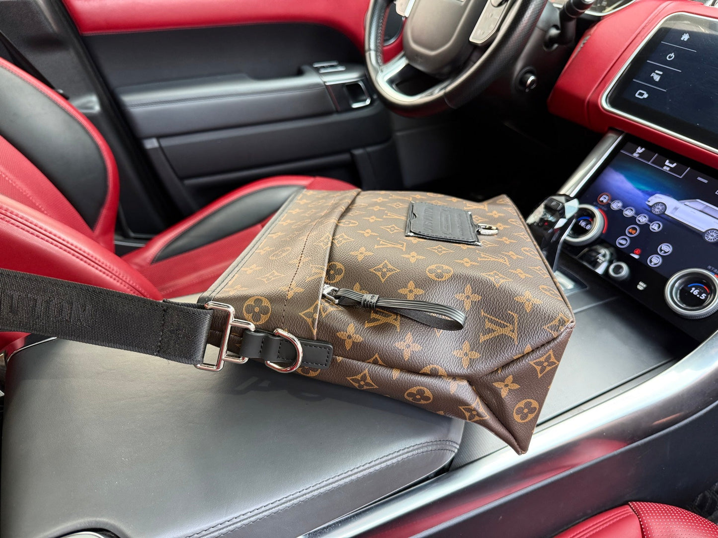 Shoulder Bags