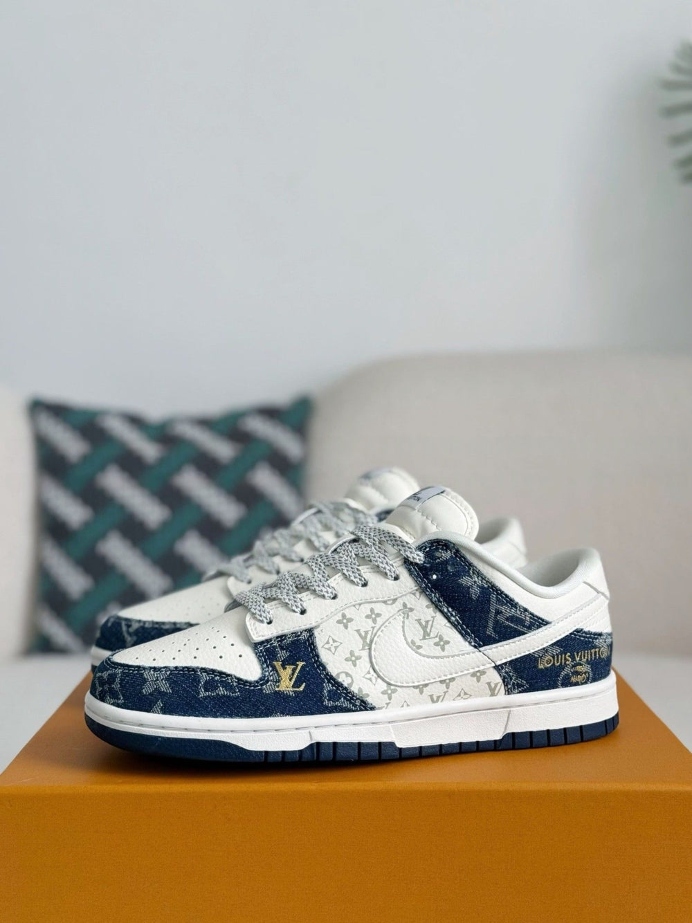 Sneaker