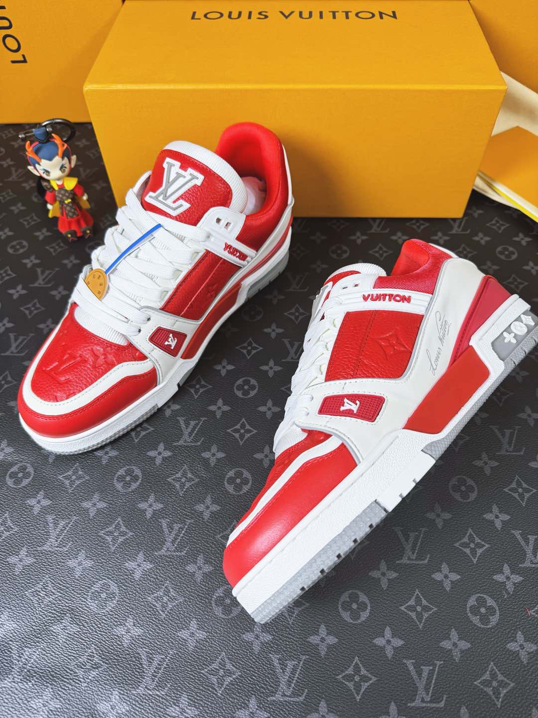 Sneakers