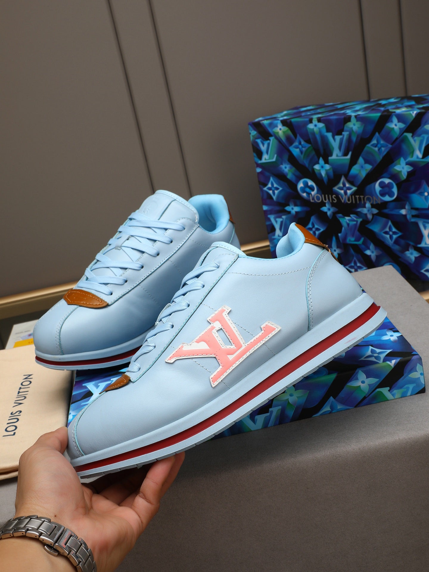Sneakers