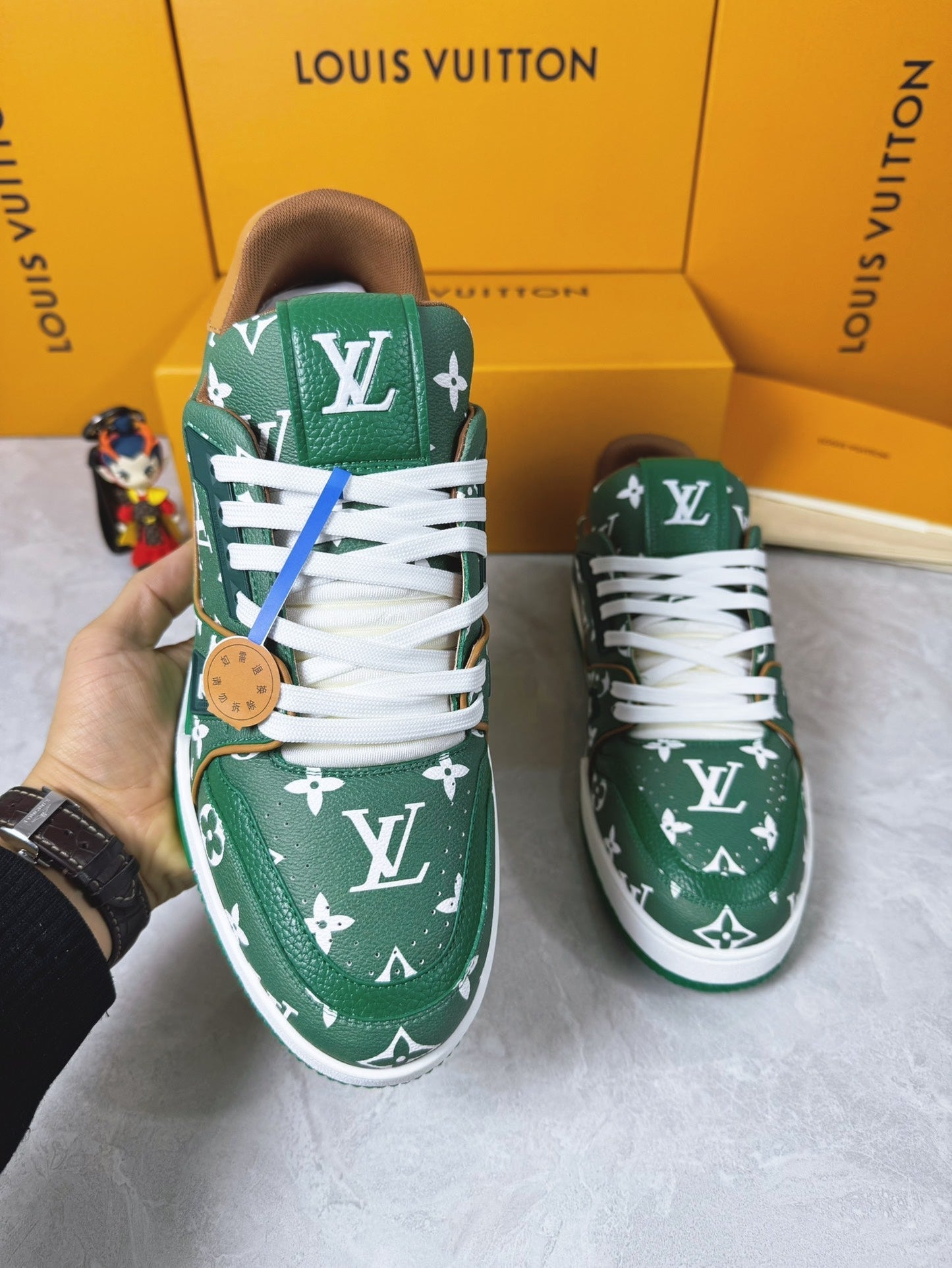 Sneakers