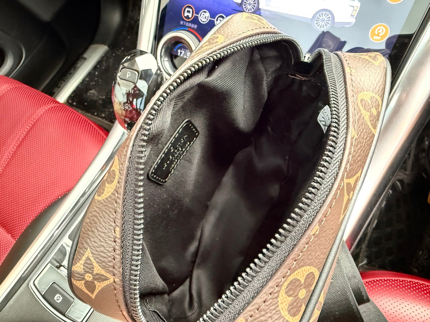 Shoulder Bags
