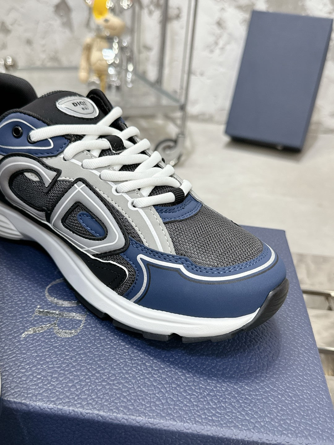 Sneakers