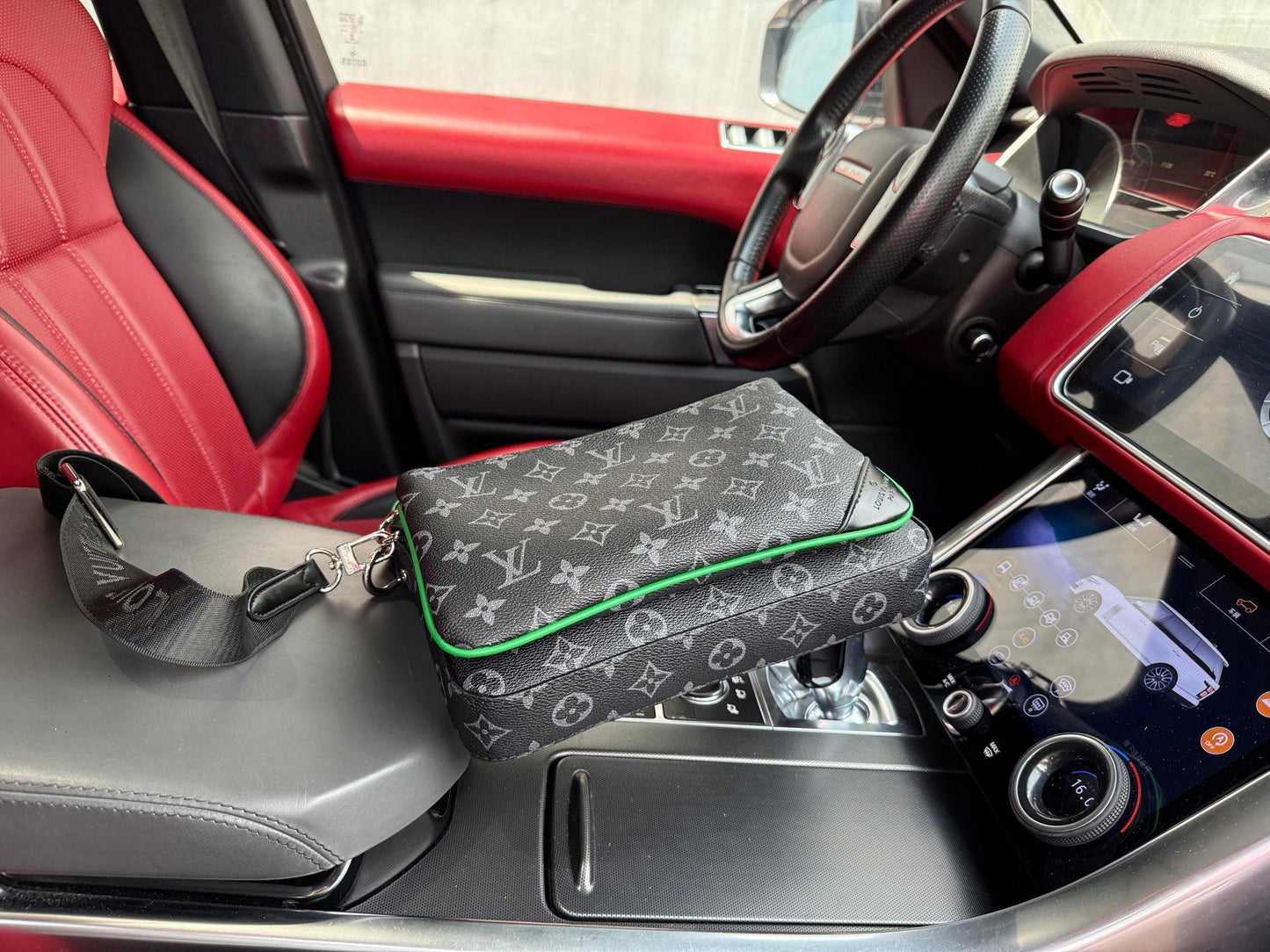 Shoulder Bags
