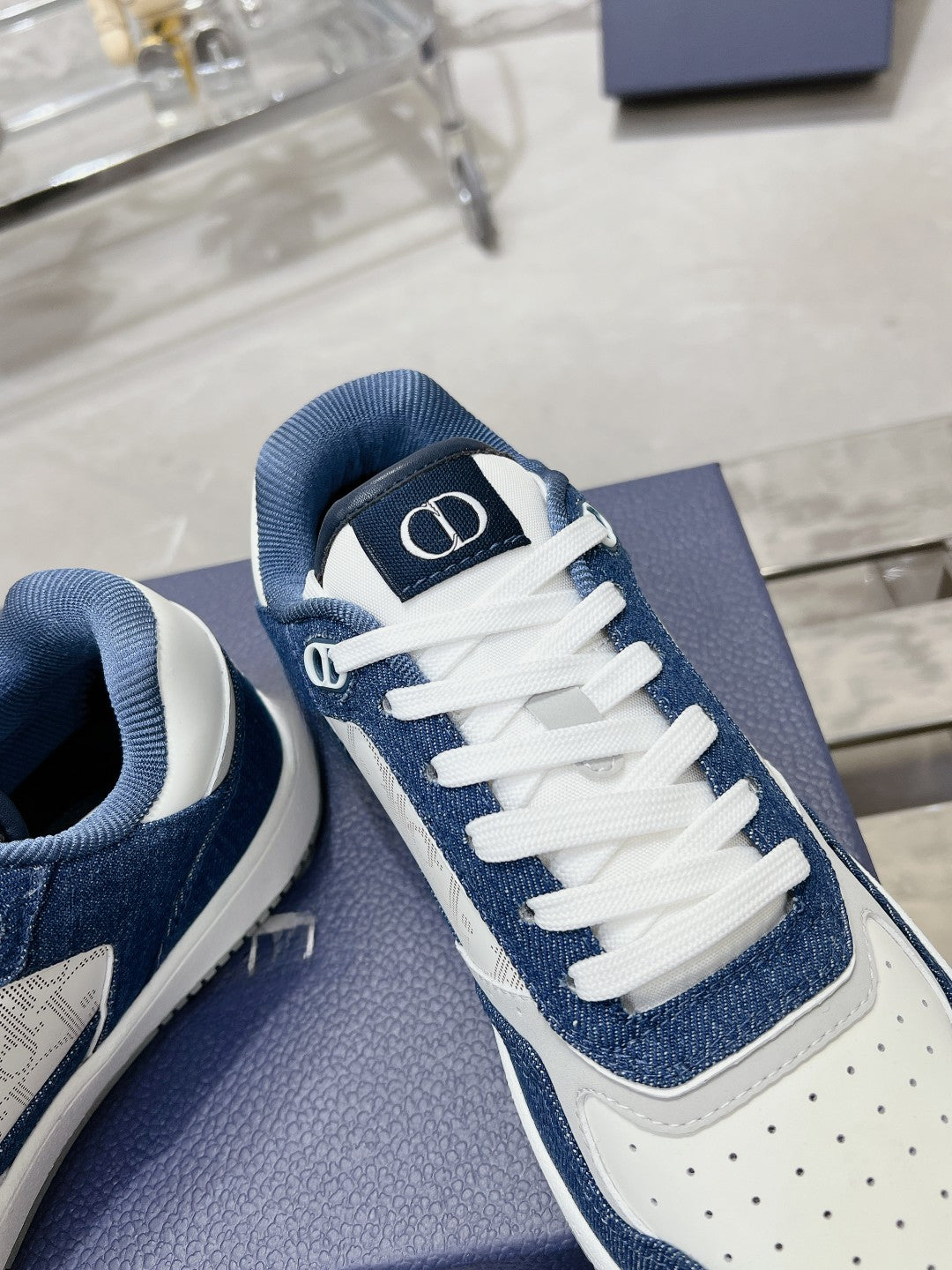 Sneakers