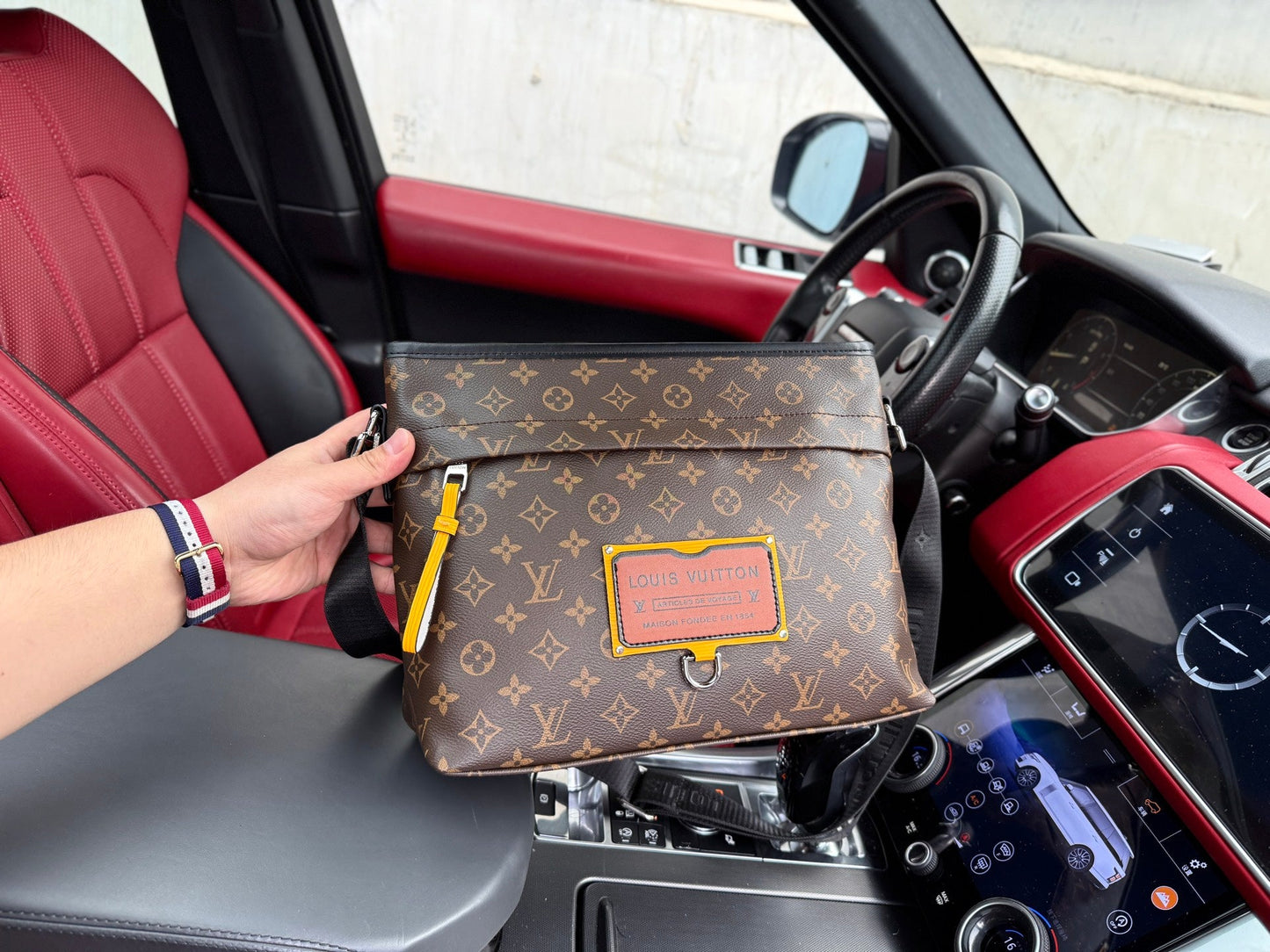 Shoulder Bags