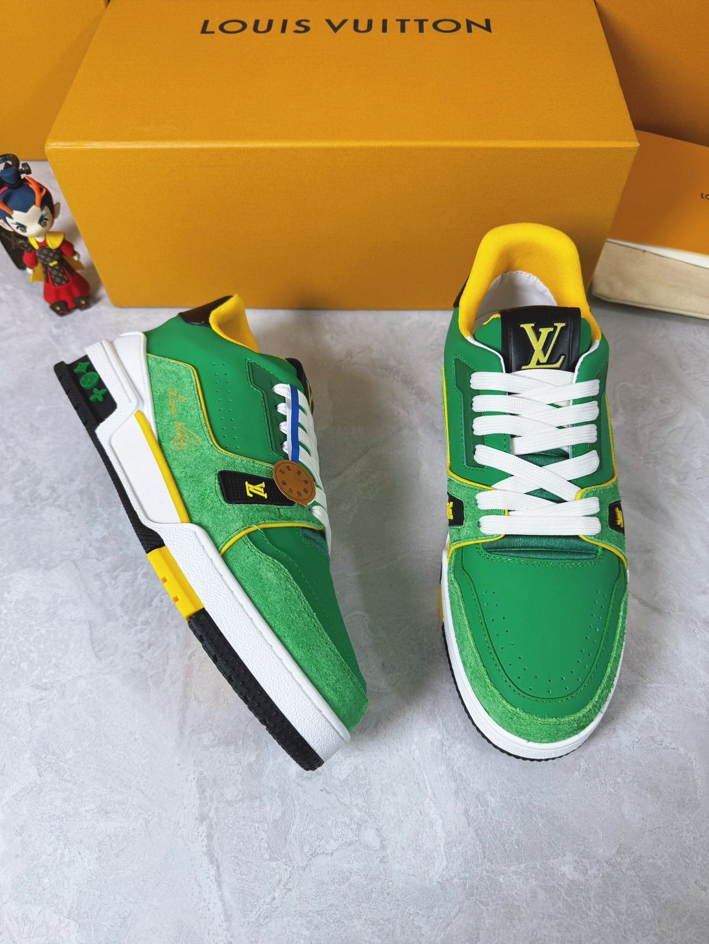 Sneakers