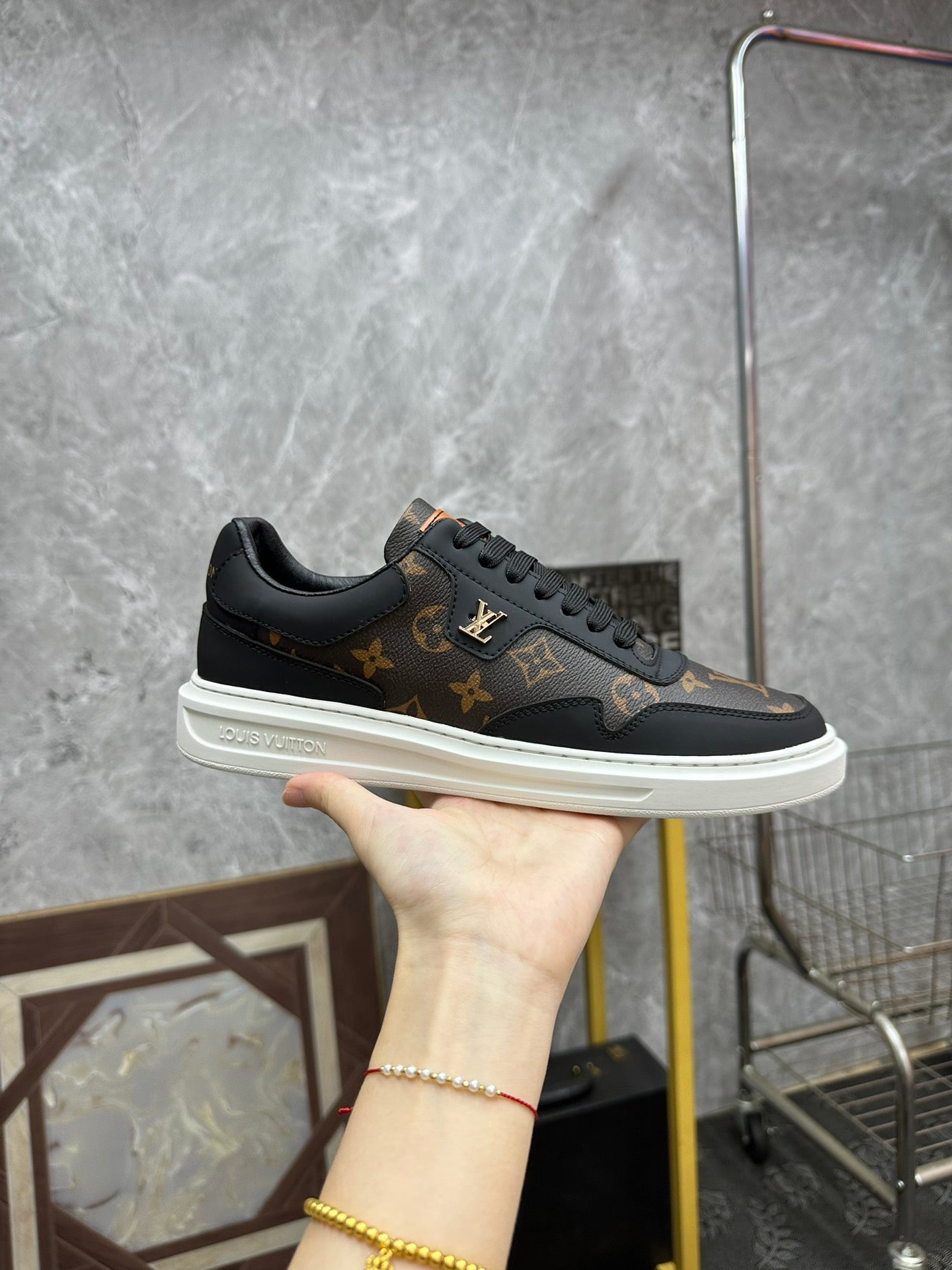 Sneakers