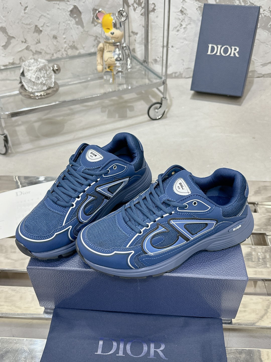 Sneakers
