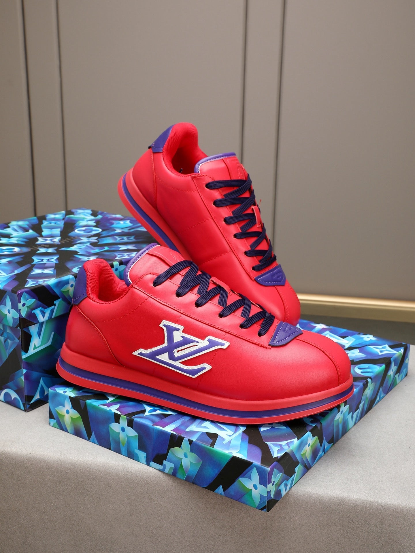 Sneakers
