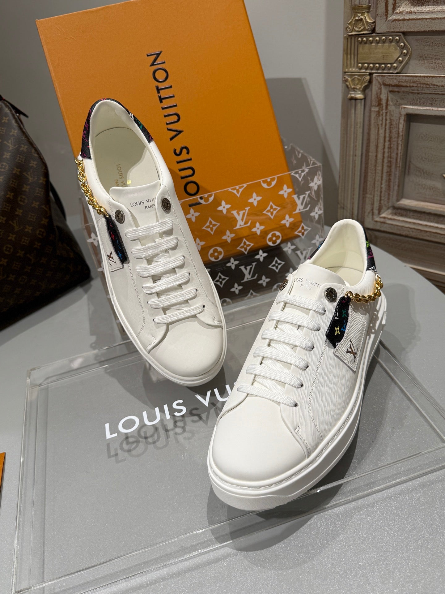 Sneakers