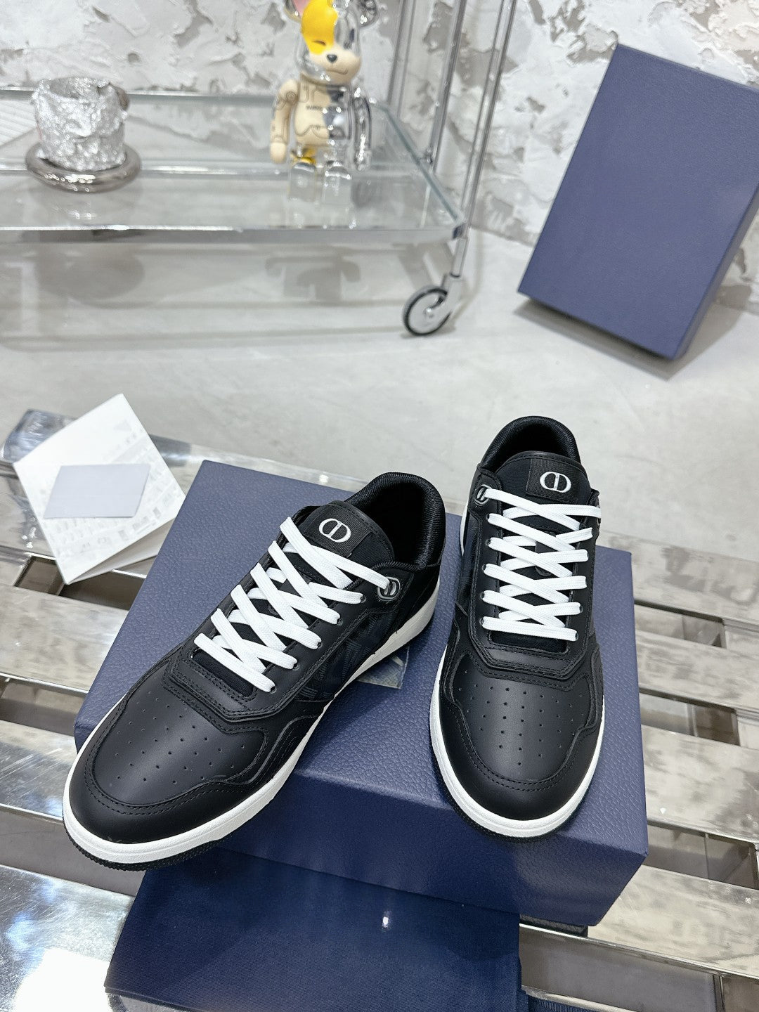 Sneakers