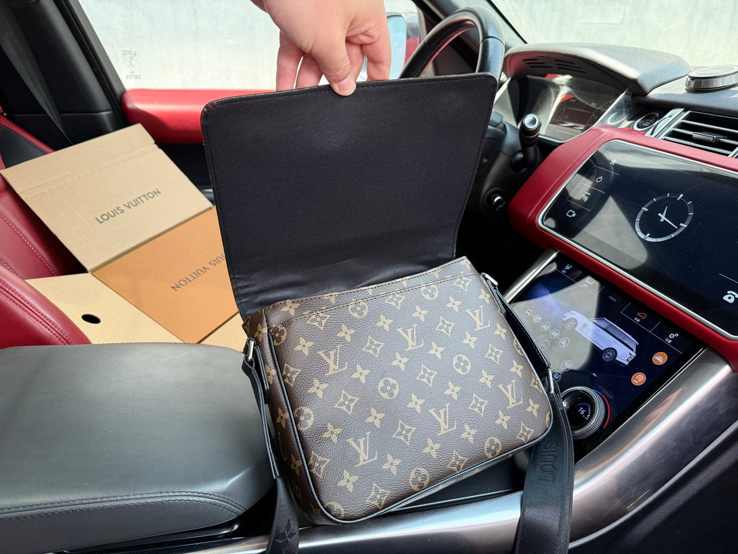 Shoulder Bags