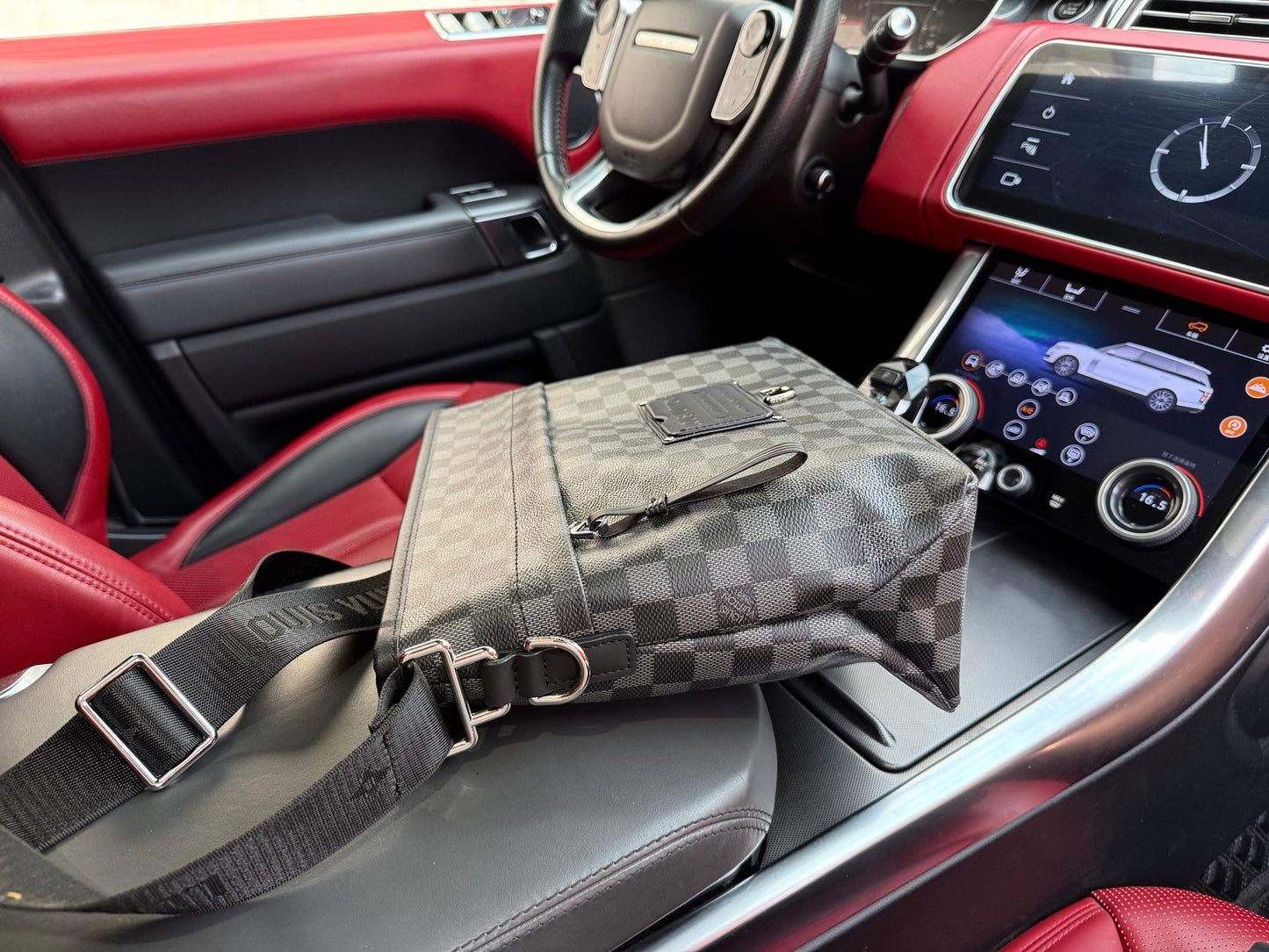 Shoulder Bags
