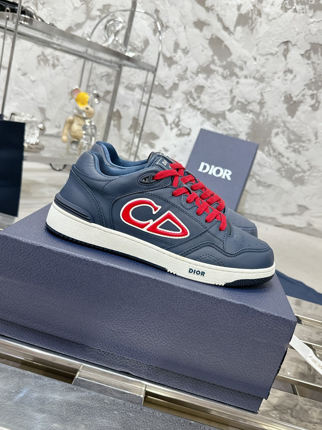 Sneakers