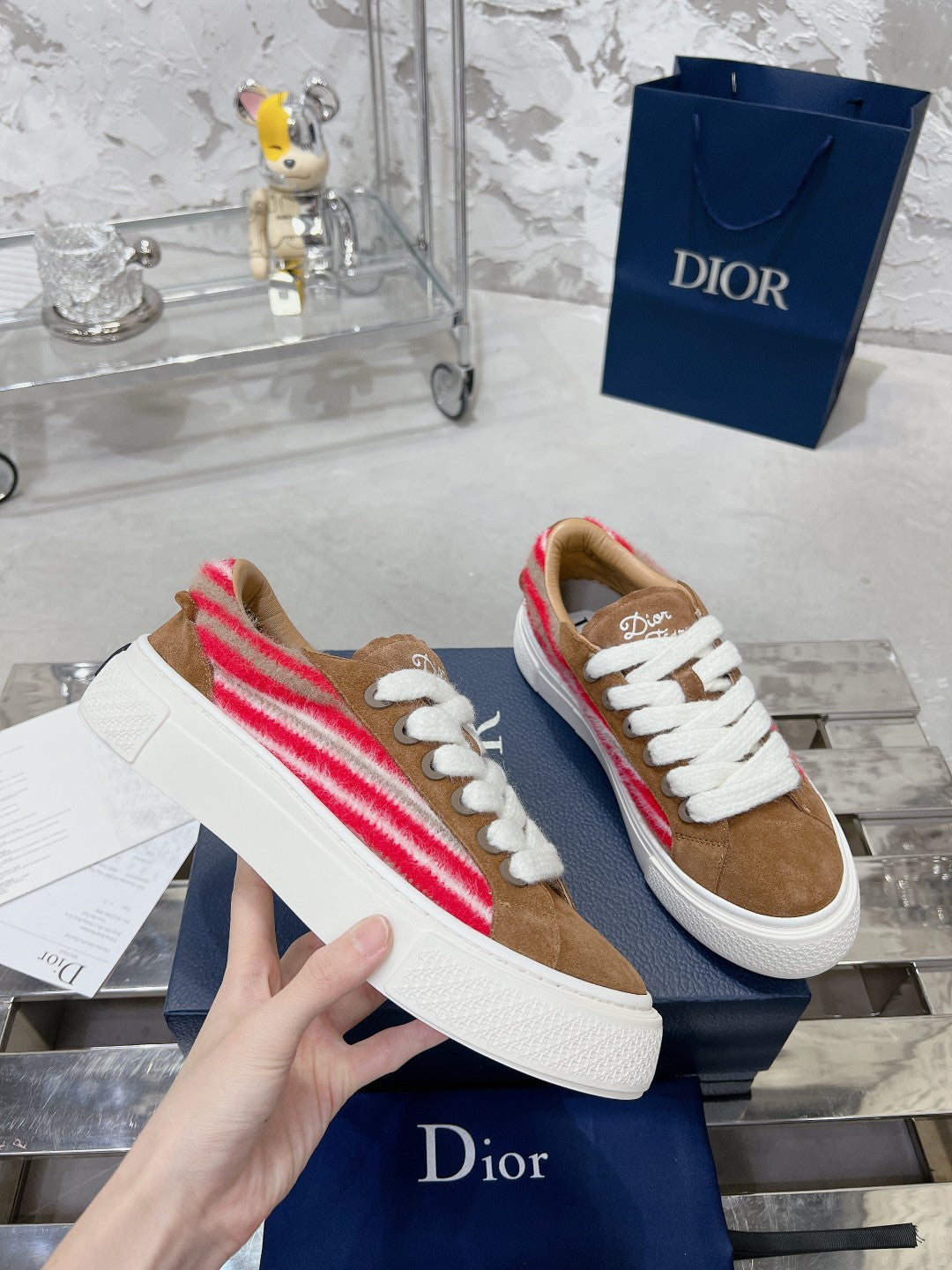 Sneakers
