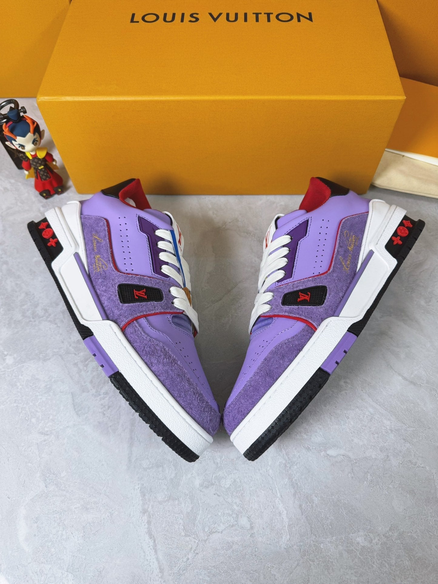 Sneakers
