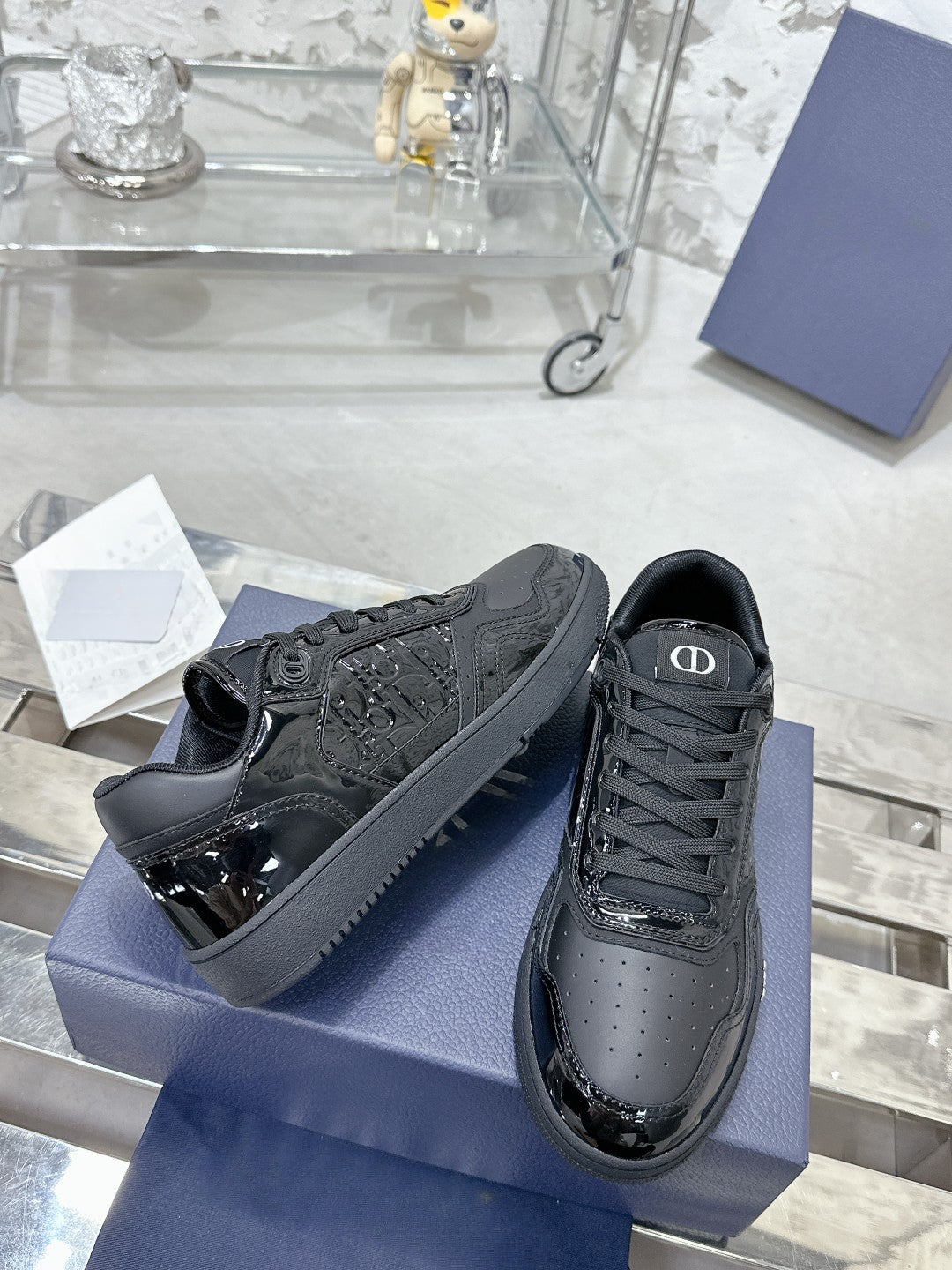 Sneakers