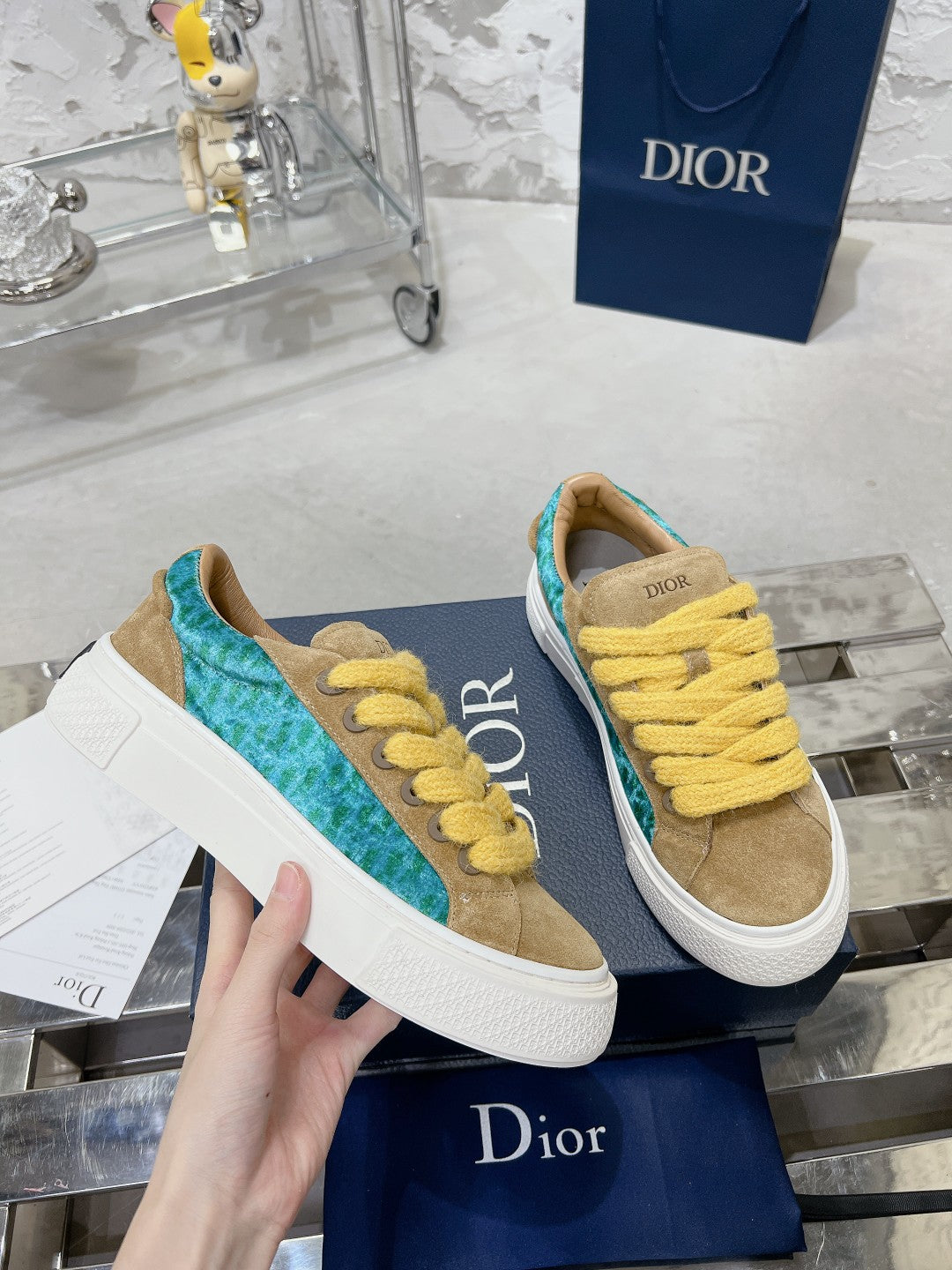 Sneakers