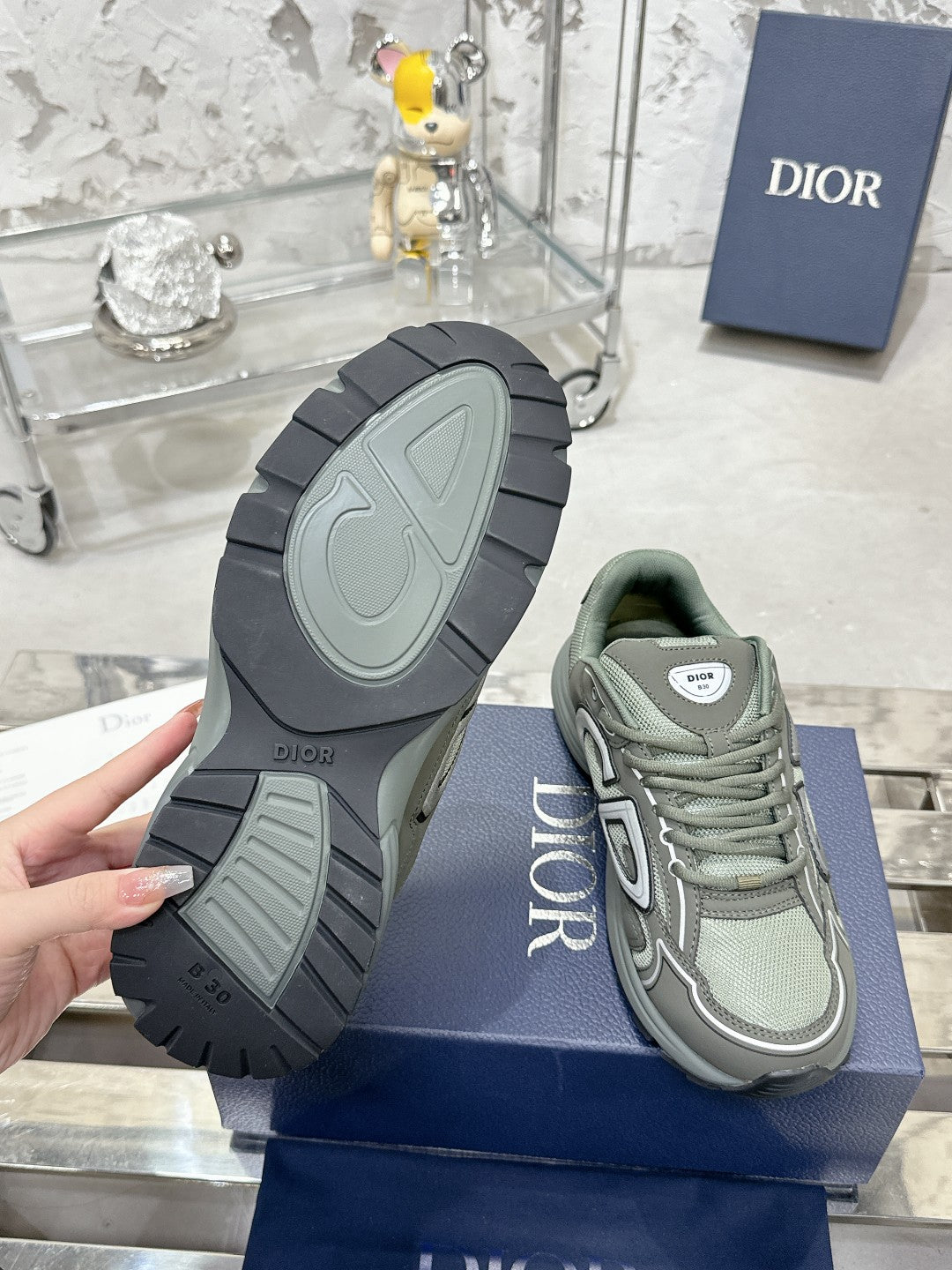 Sneakers
