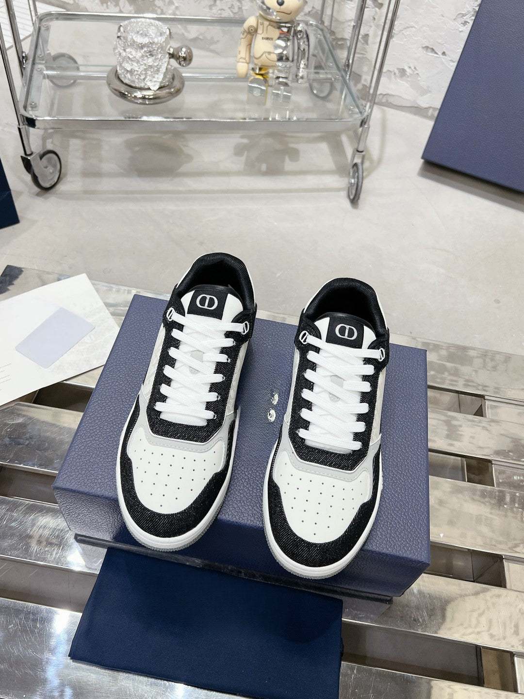 Sneakers
