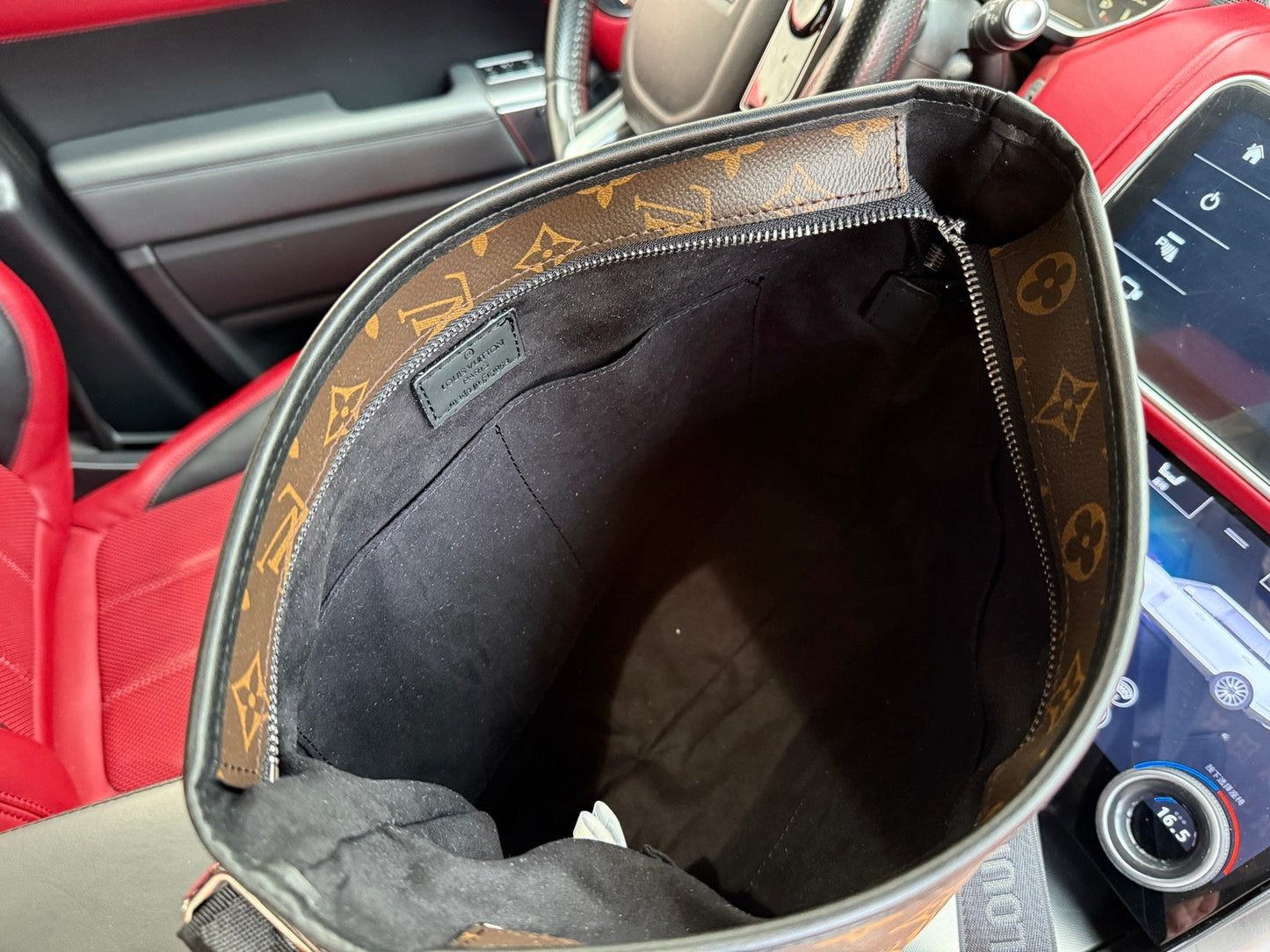 Shoulder Bags