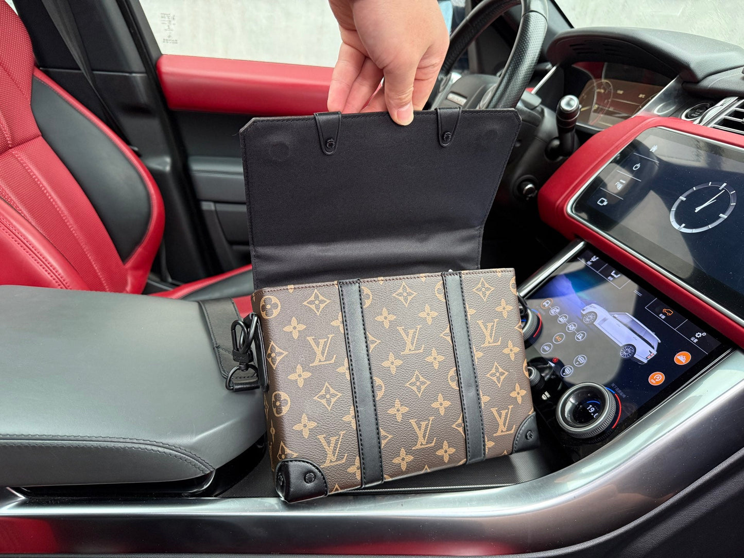 Shoulder Bags
