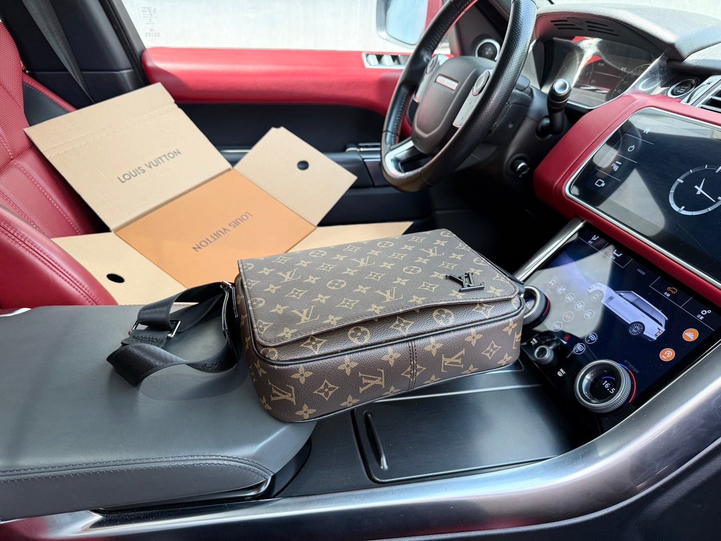 Shoulder Bags