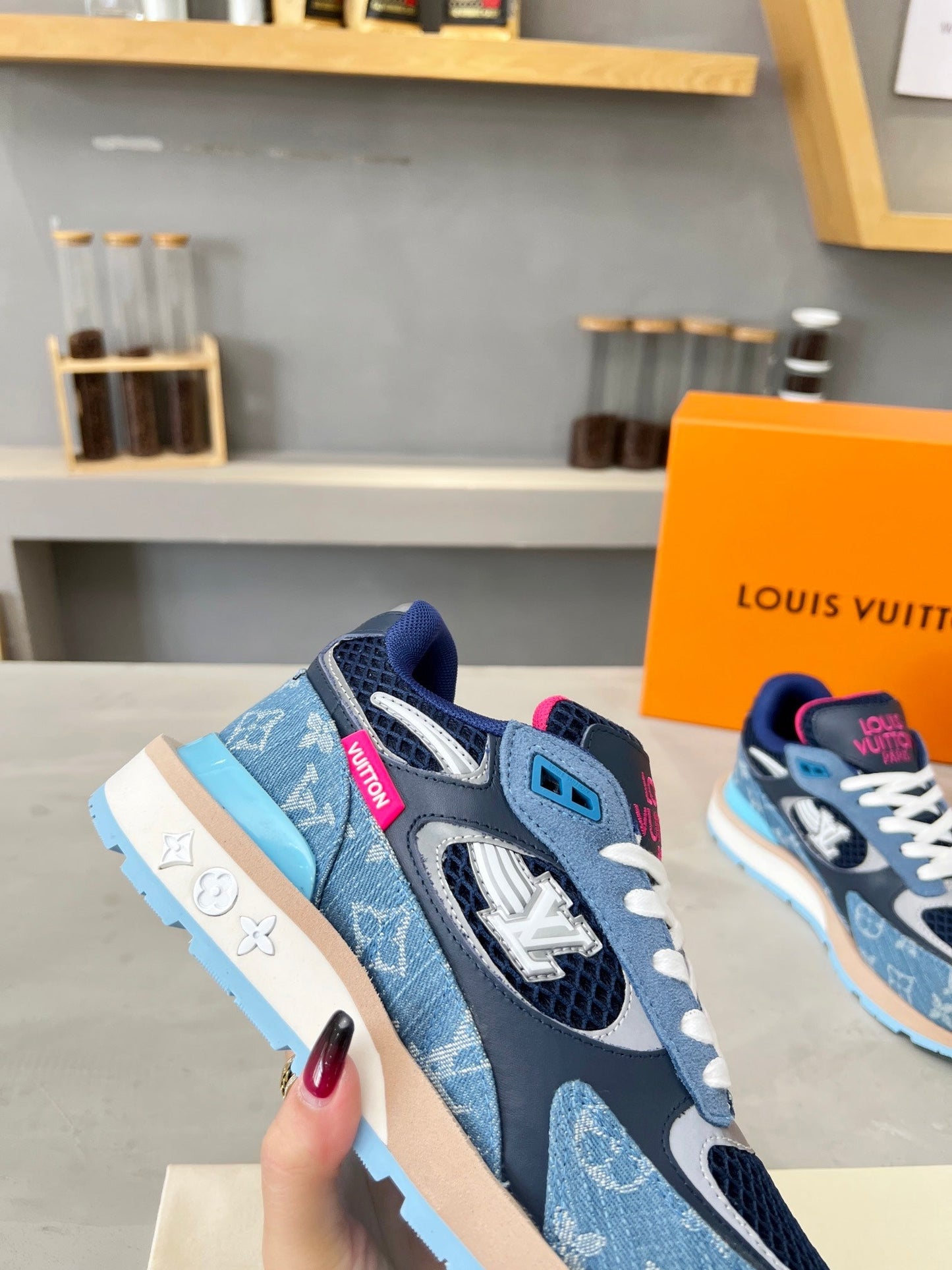 Sneakers