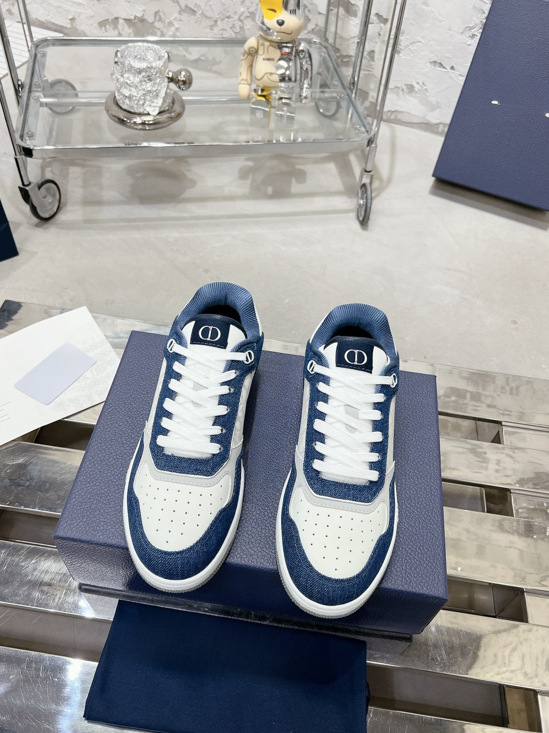 Sneakers
