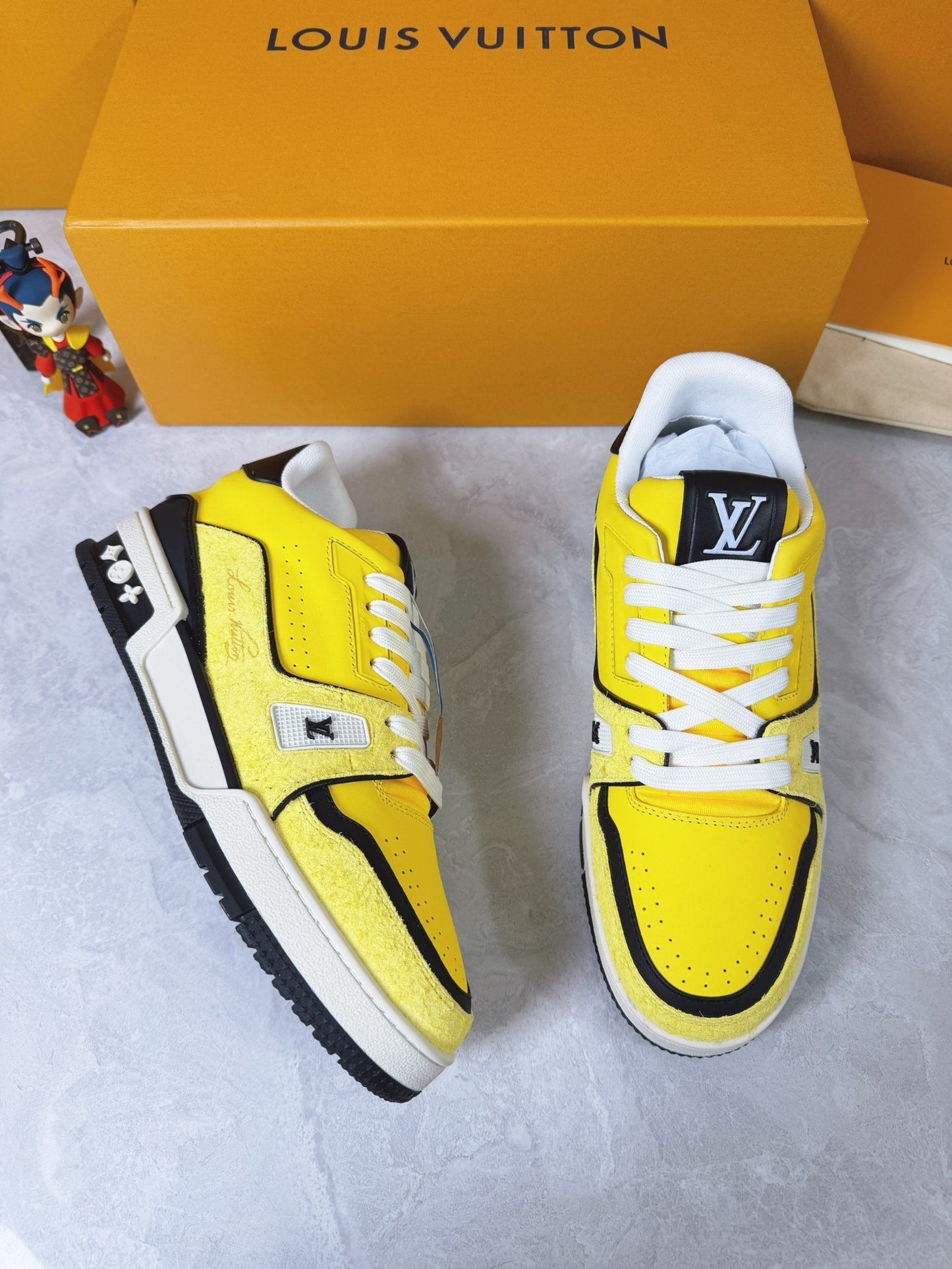 Sneakers