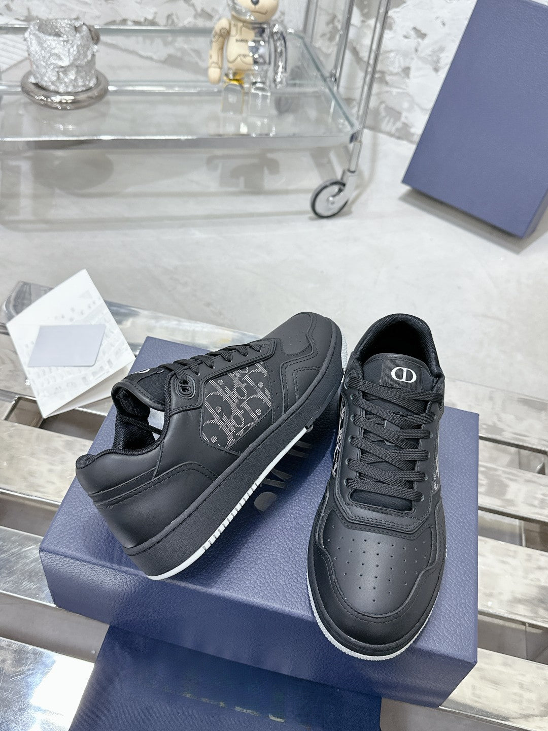 Sneakers