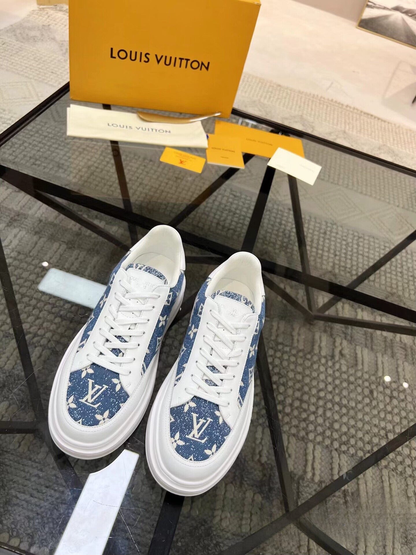 Sneakers