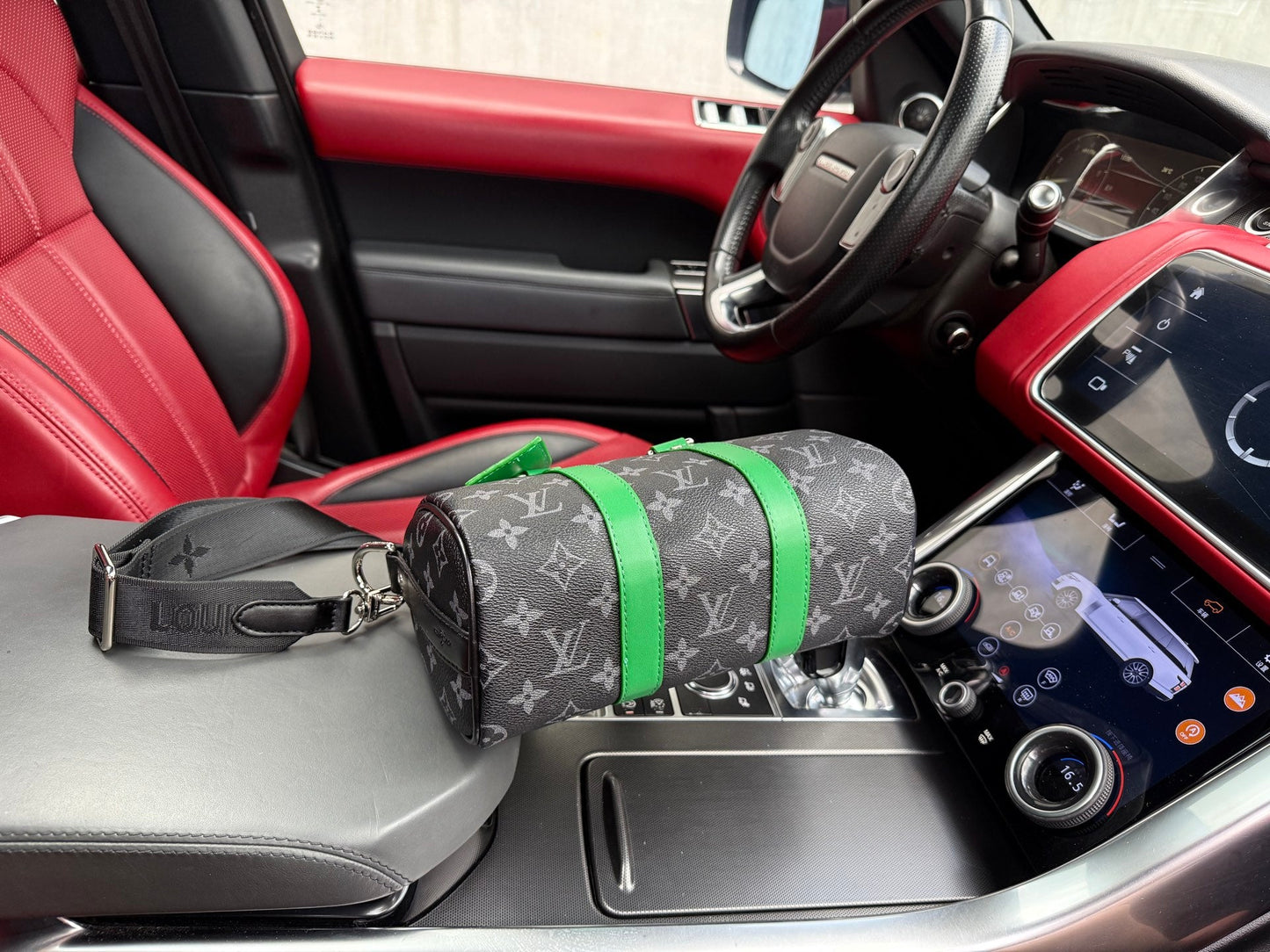 Shoulder Bags