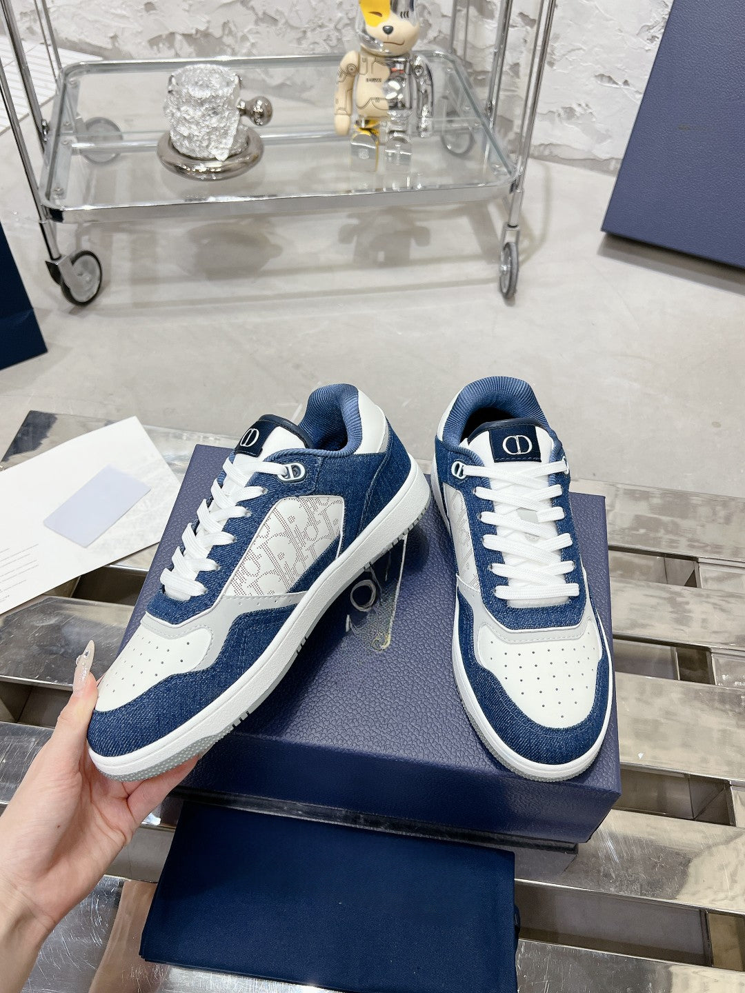Sneakers