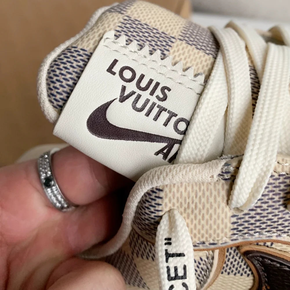 Sneaker