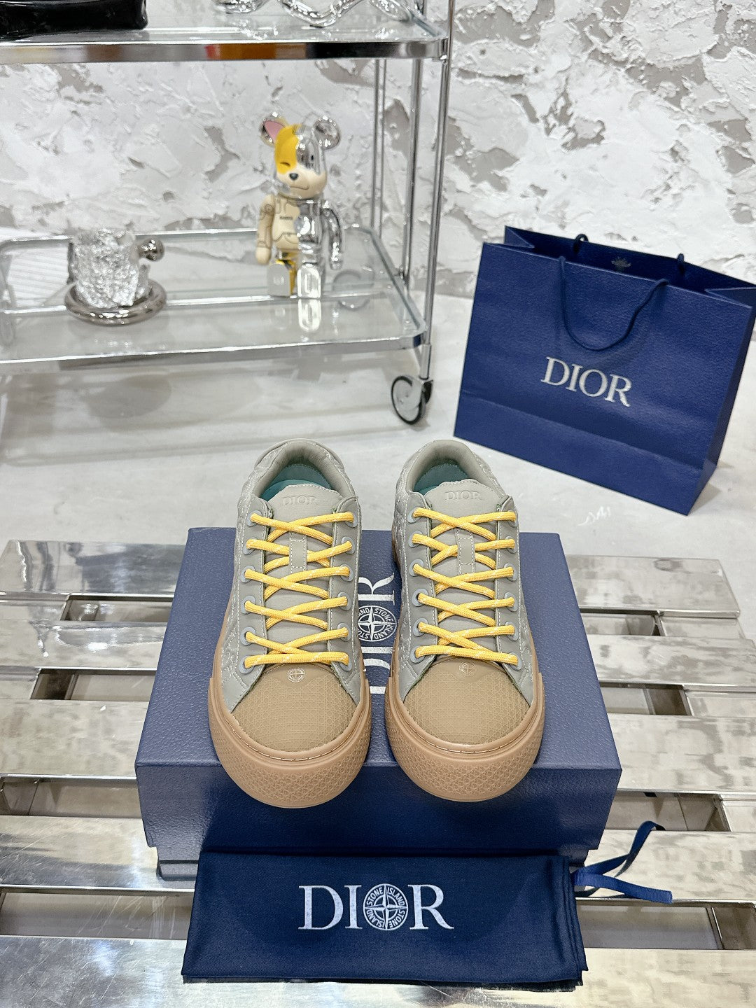 Sneakers