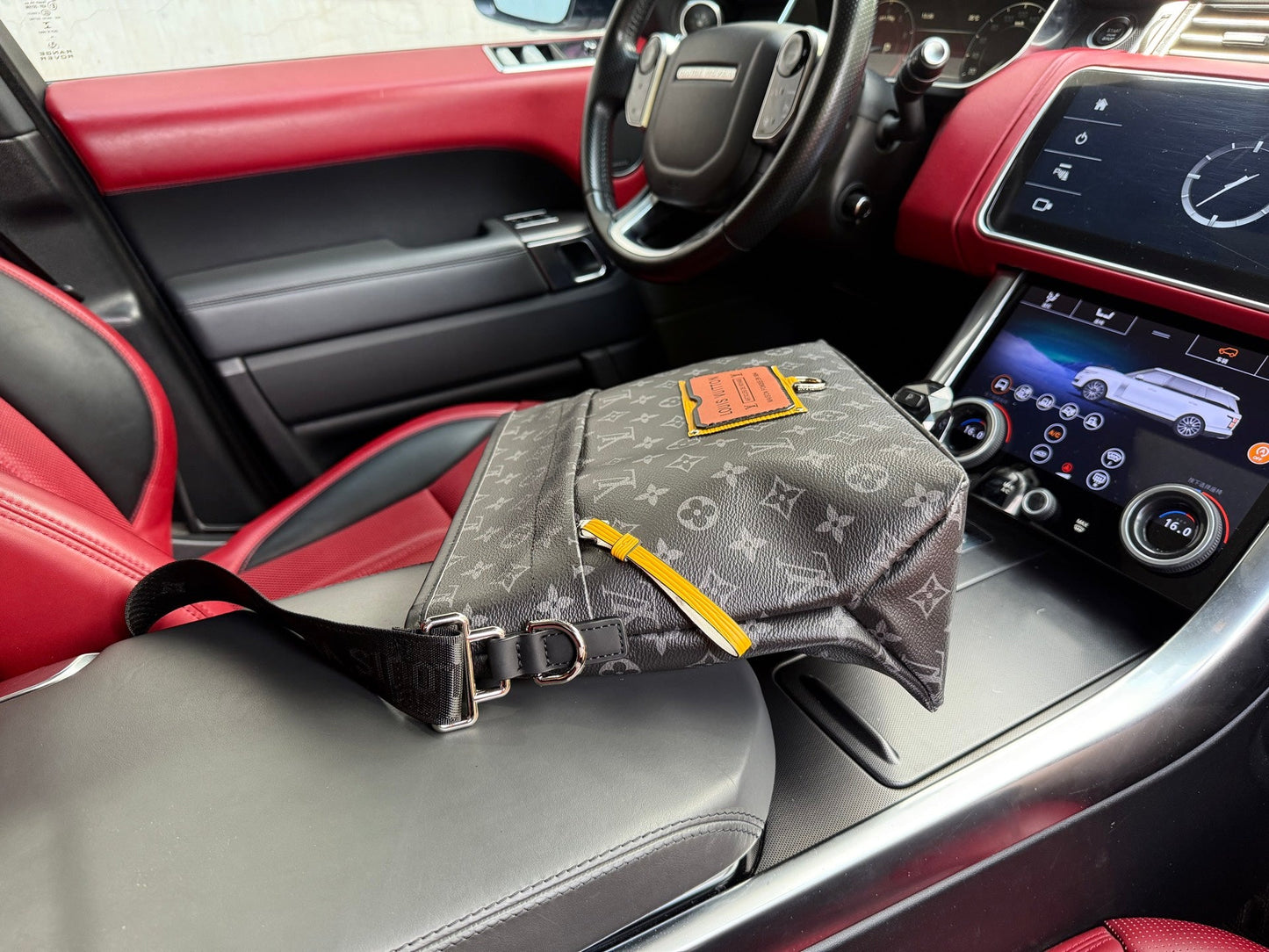 Shoulder Bags