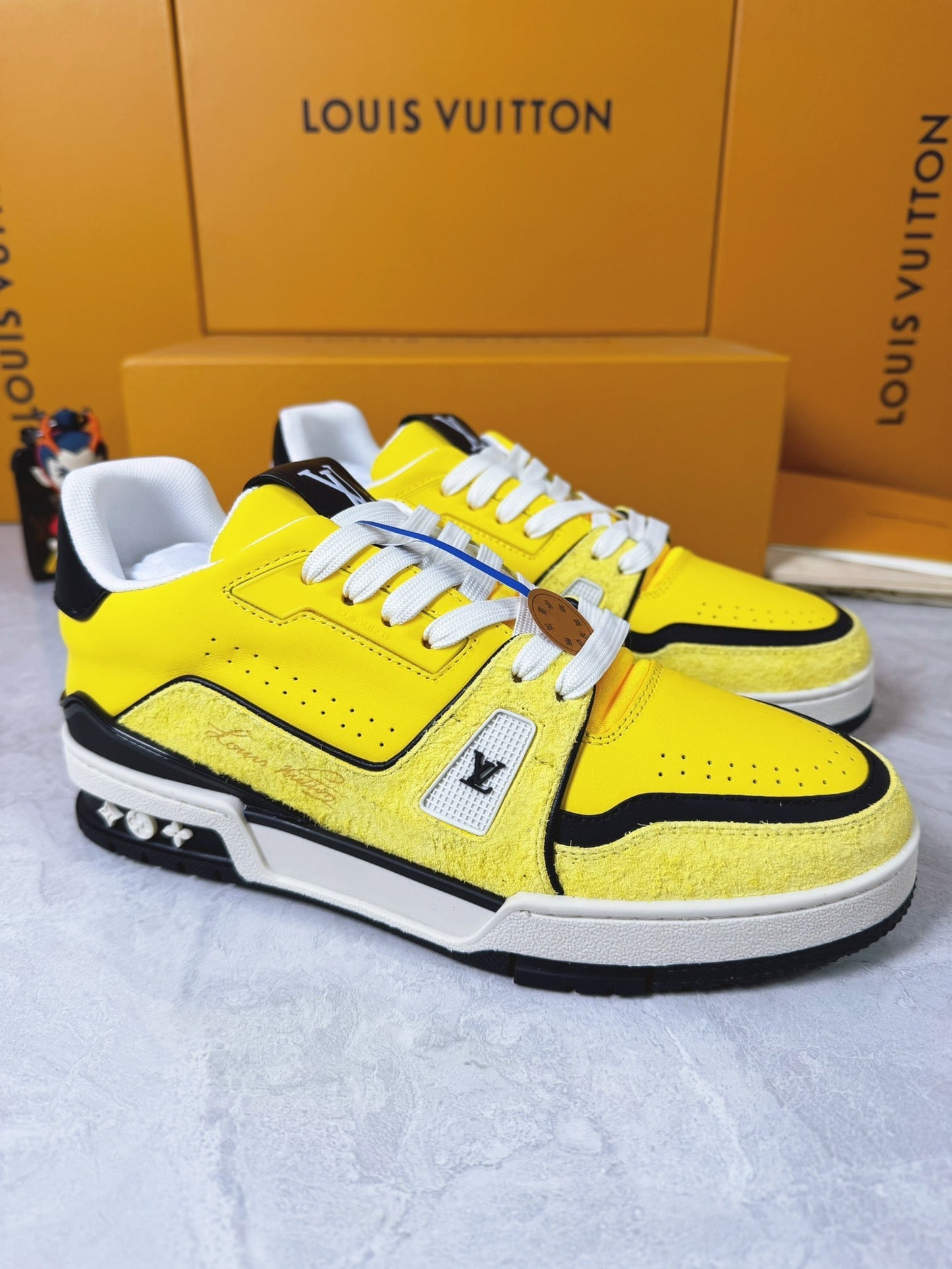 Sneakers