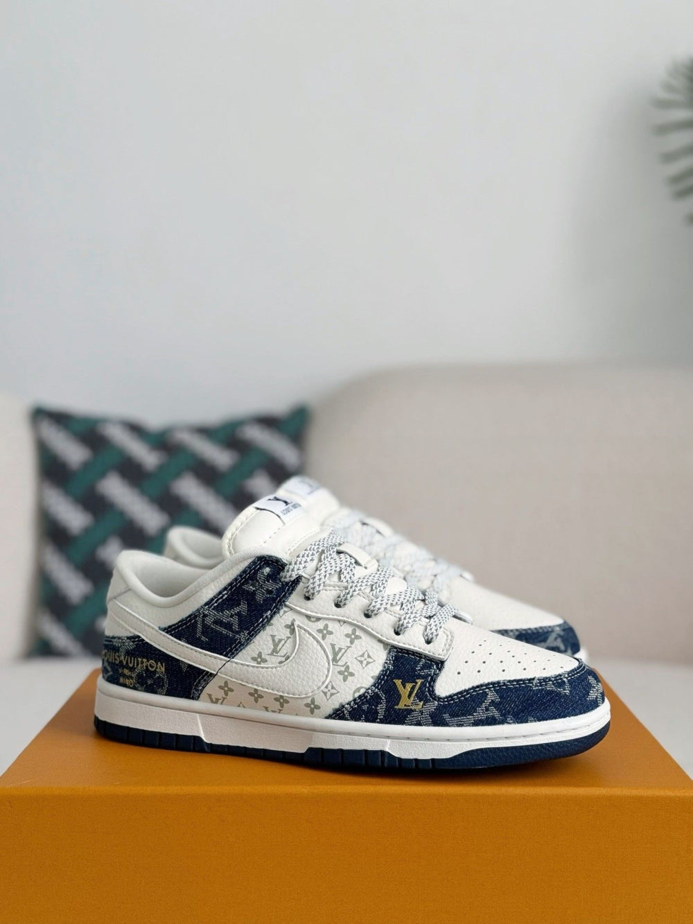 Sneaker