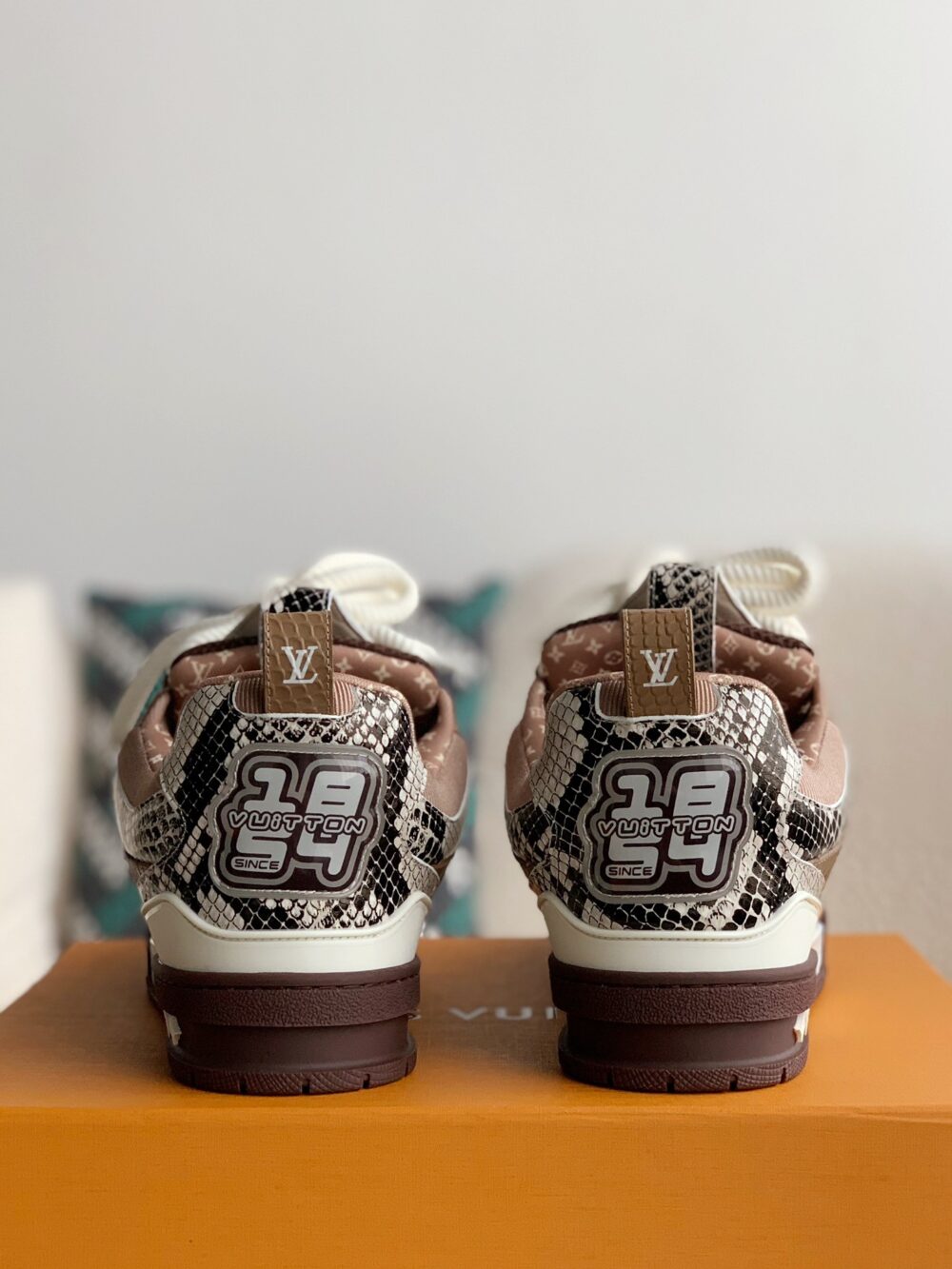 Sneaker