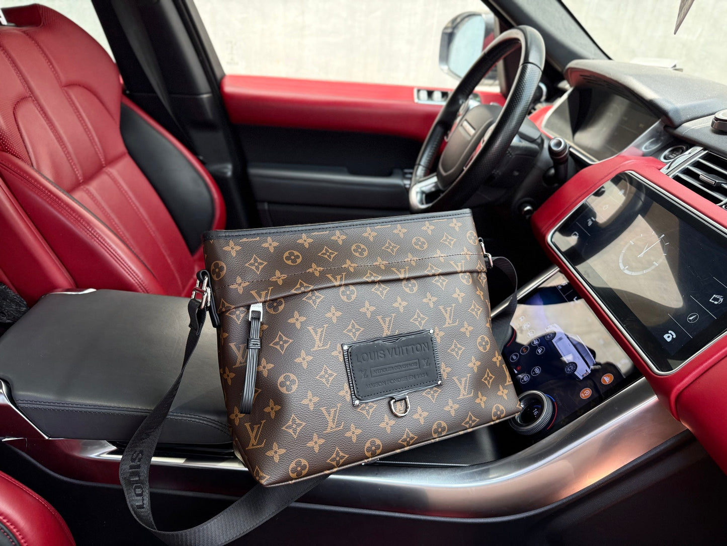 Shoulder Bags