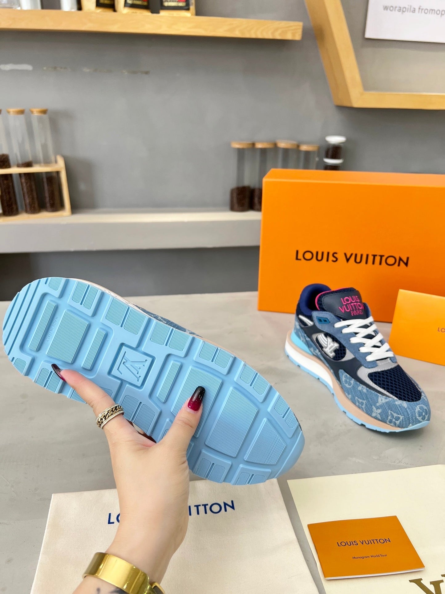 Sneakers