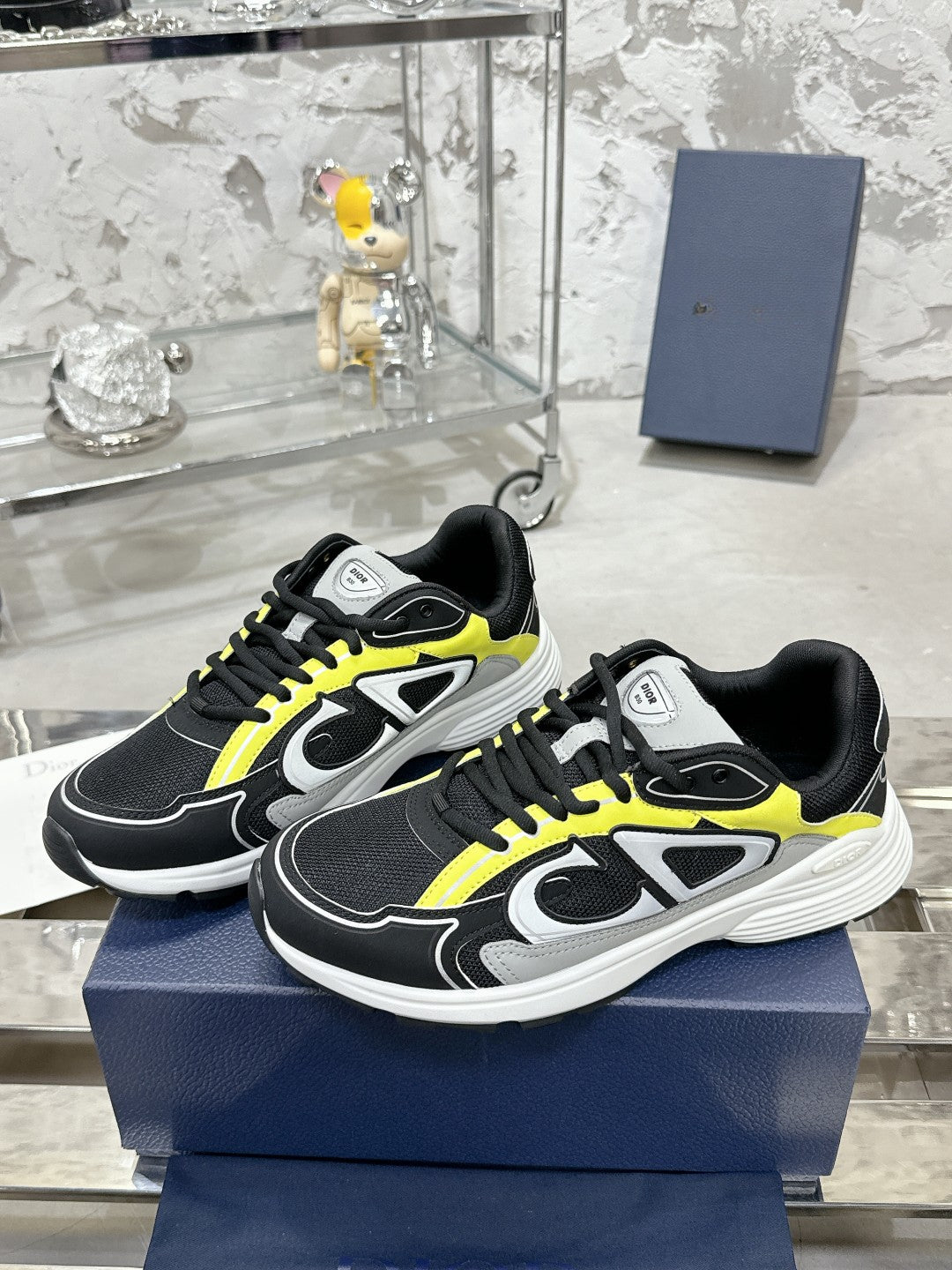 Sneakers