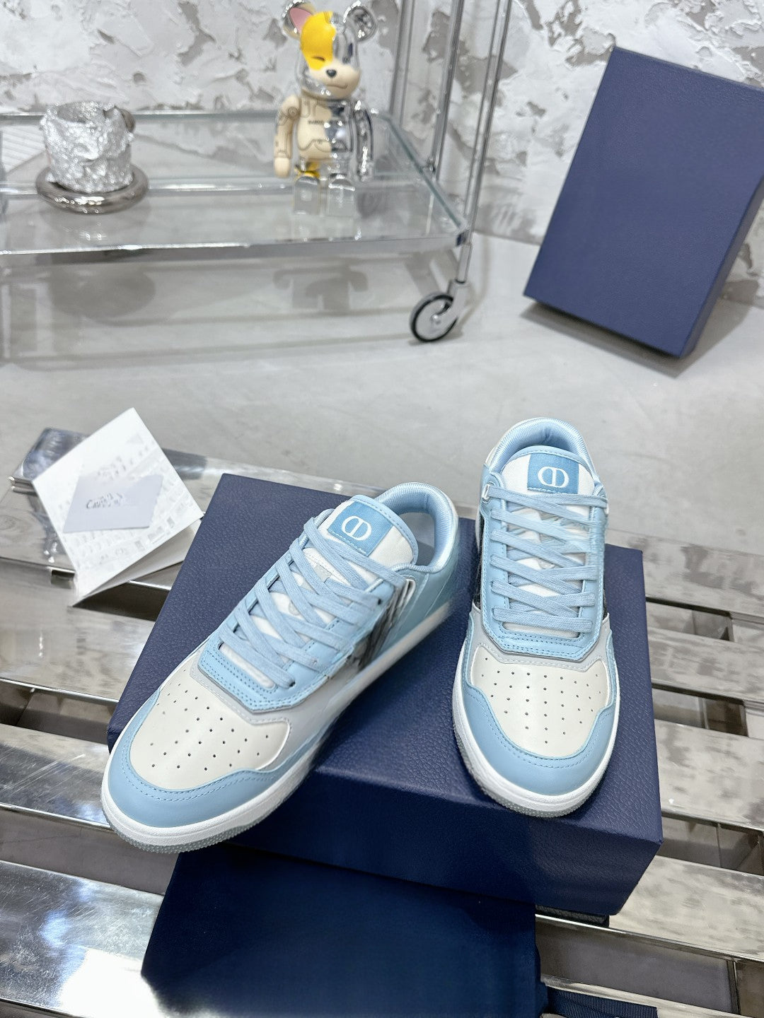 Sneakers