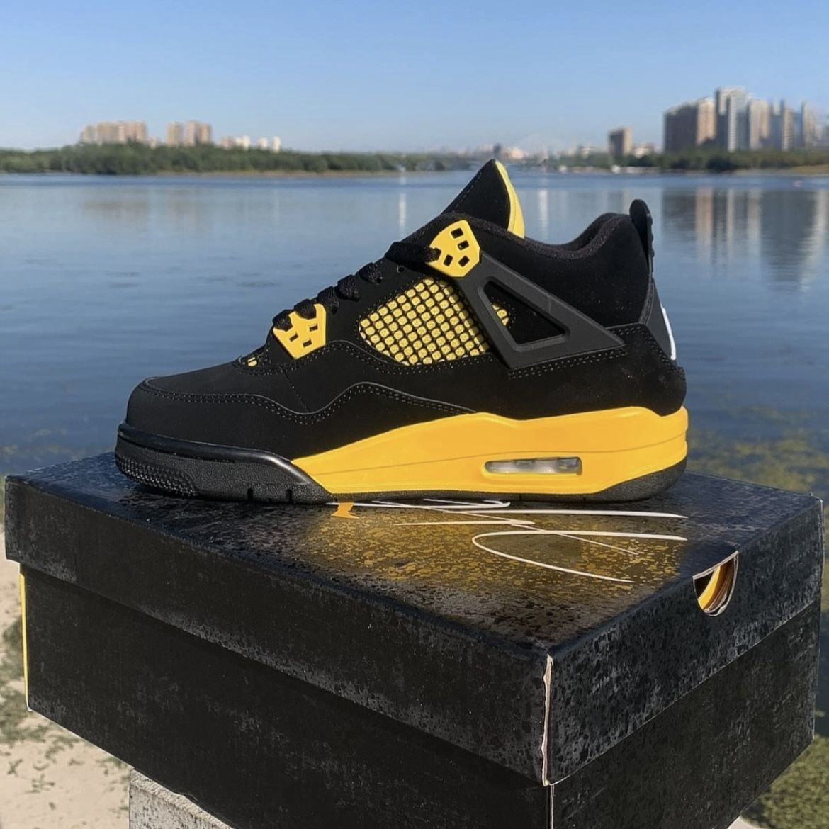 Sneakers